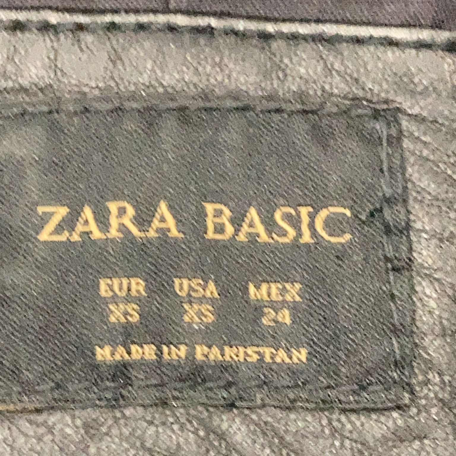 Zara Basic