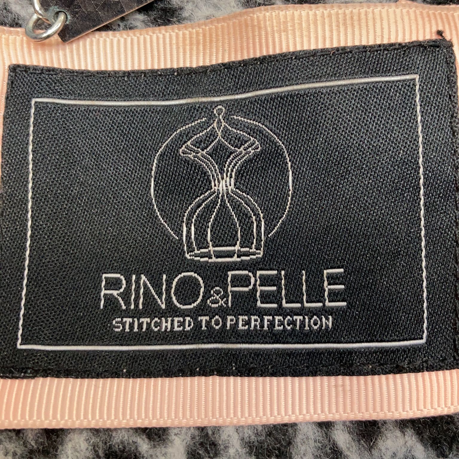 Rino  Pelle