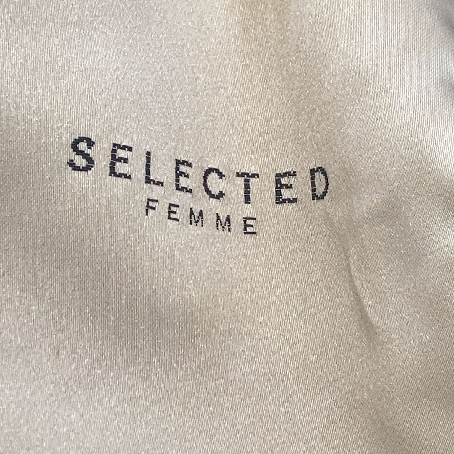 Selected Femme