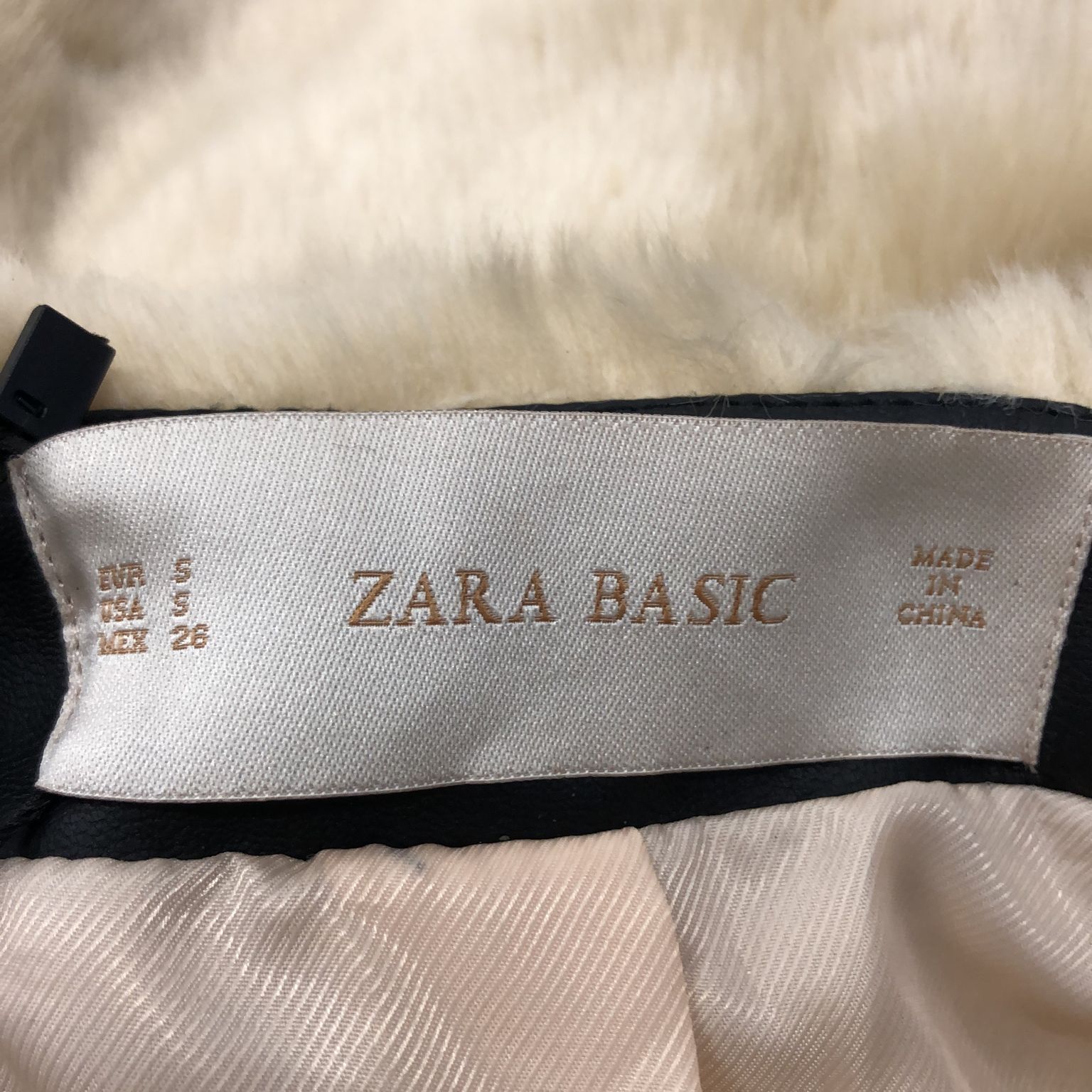 Zara Basic