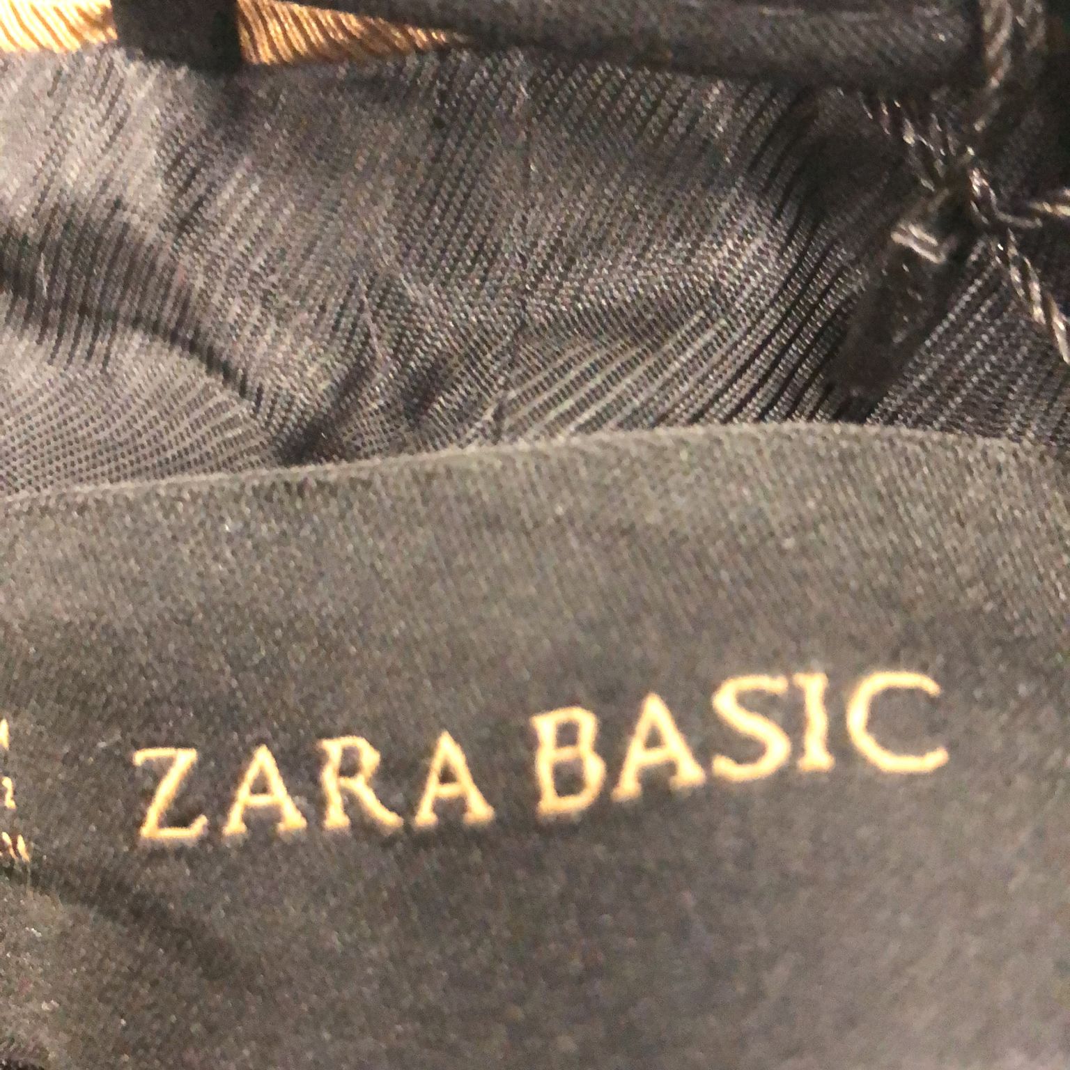 Zara Basic