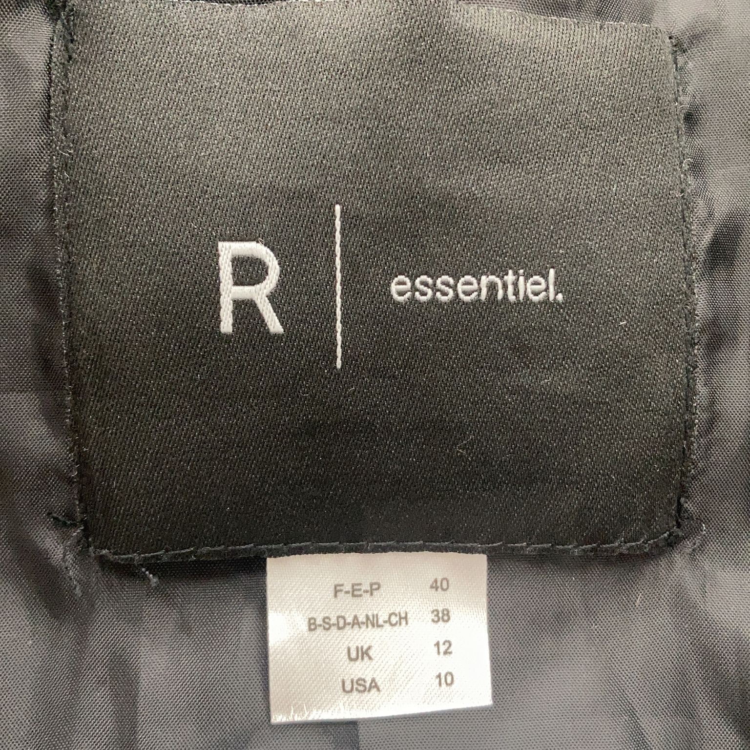 R Essentiel