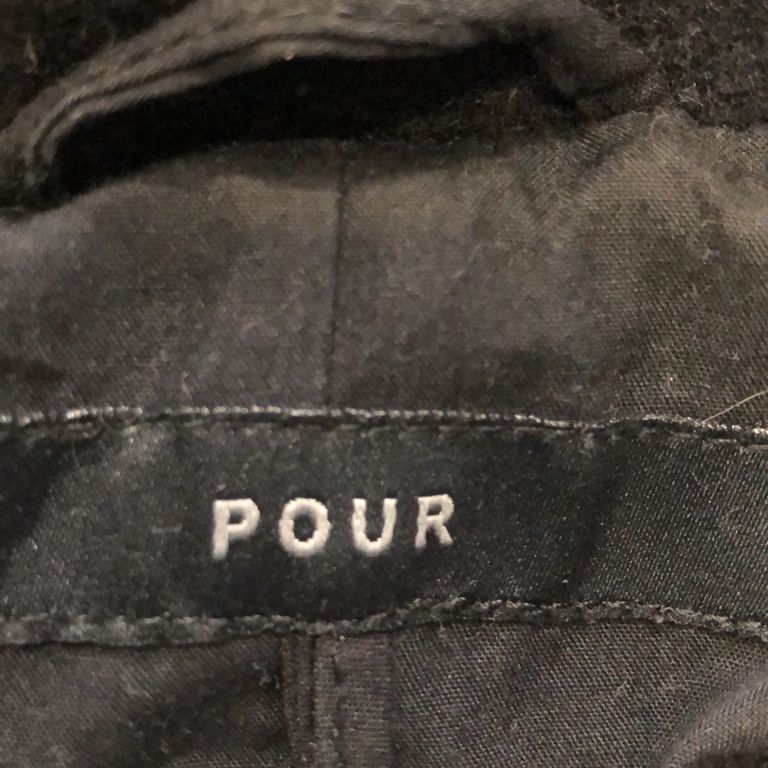 Pour