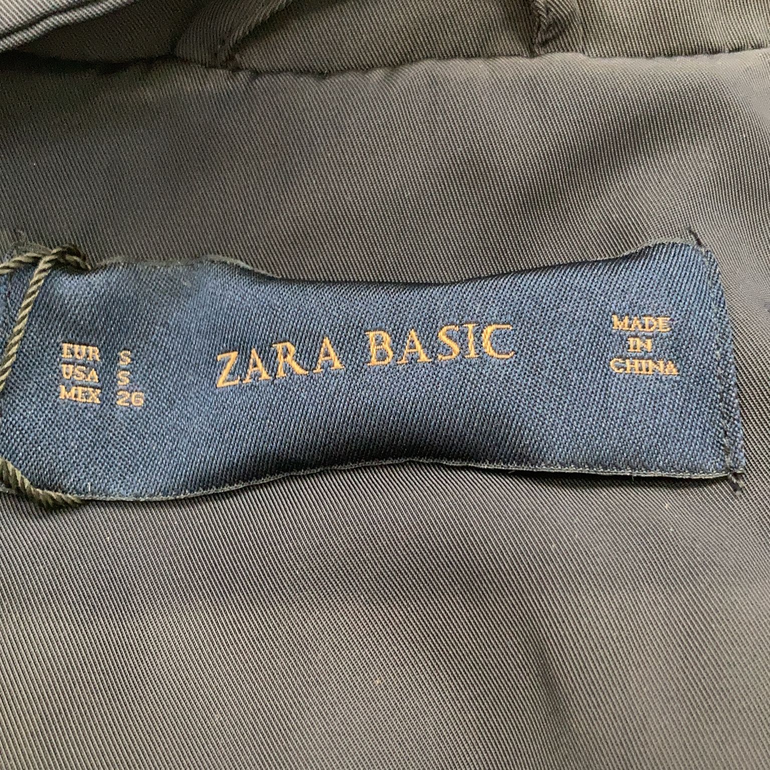 Zara Basic