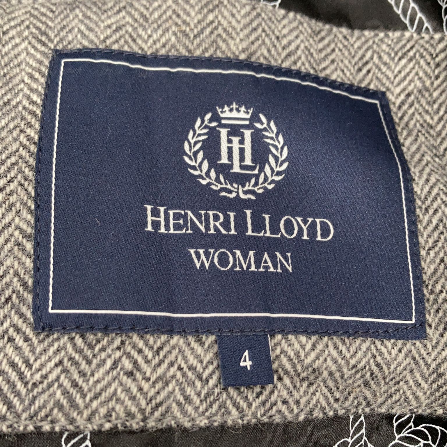 Henri Lloyd Woman