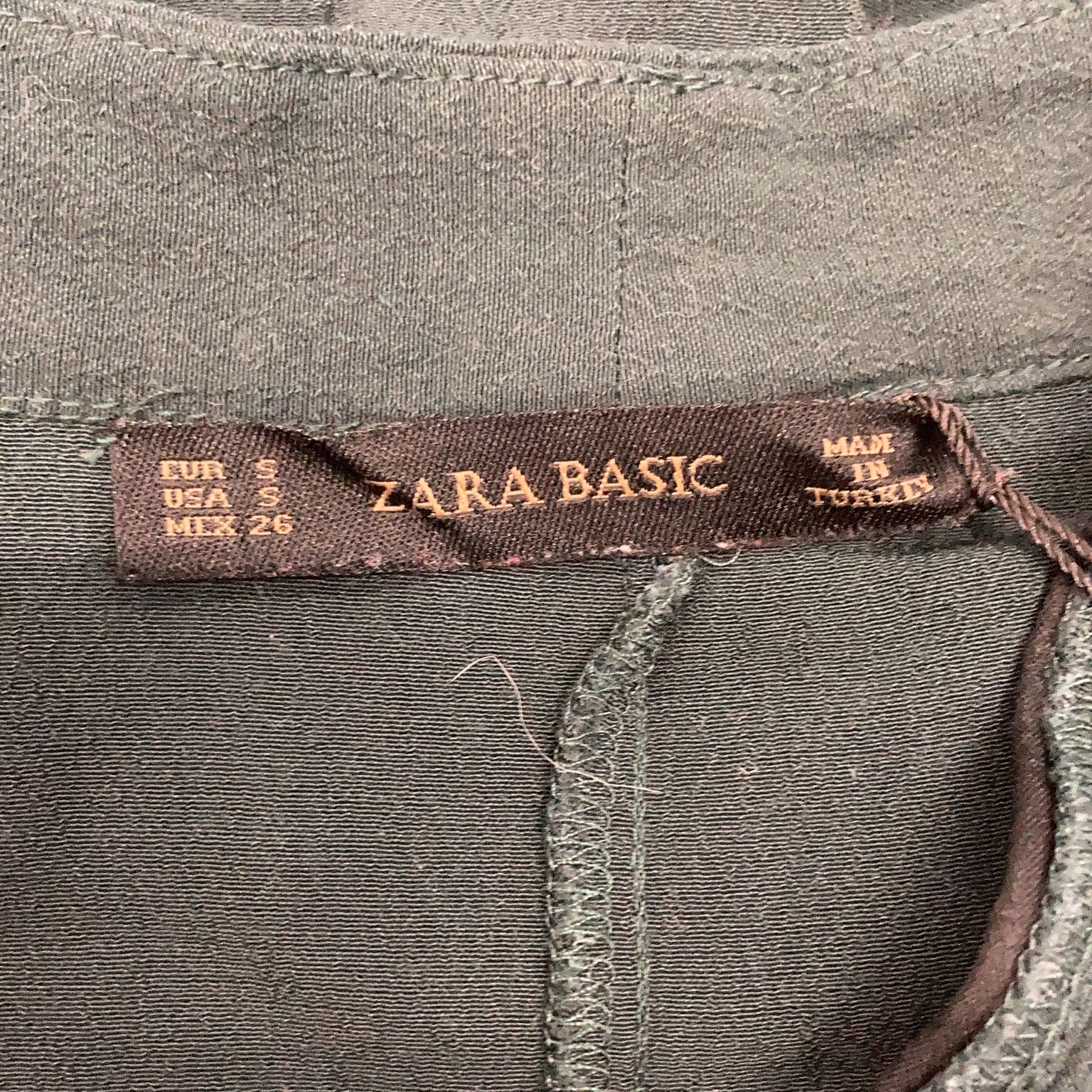 Zara Basic