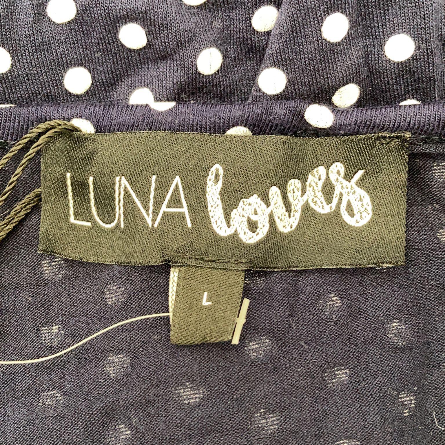 Luna Loves