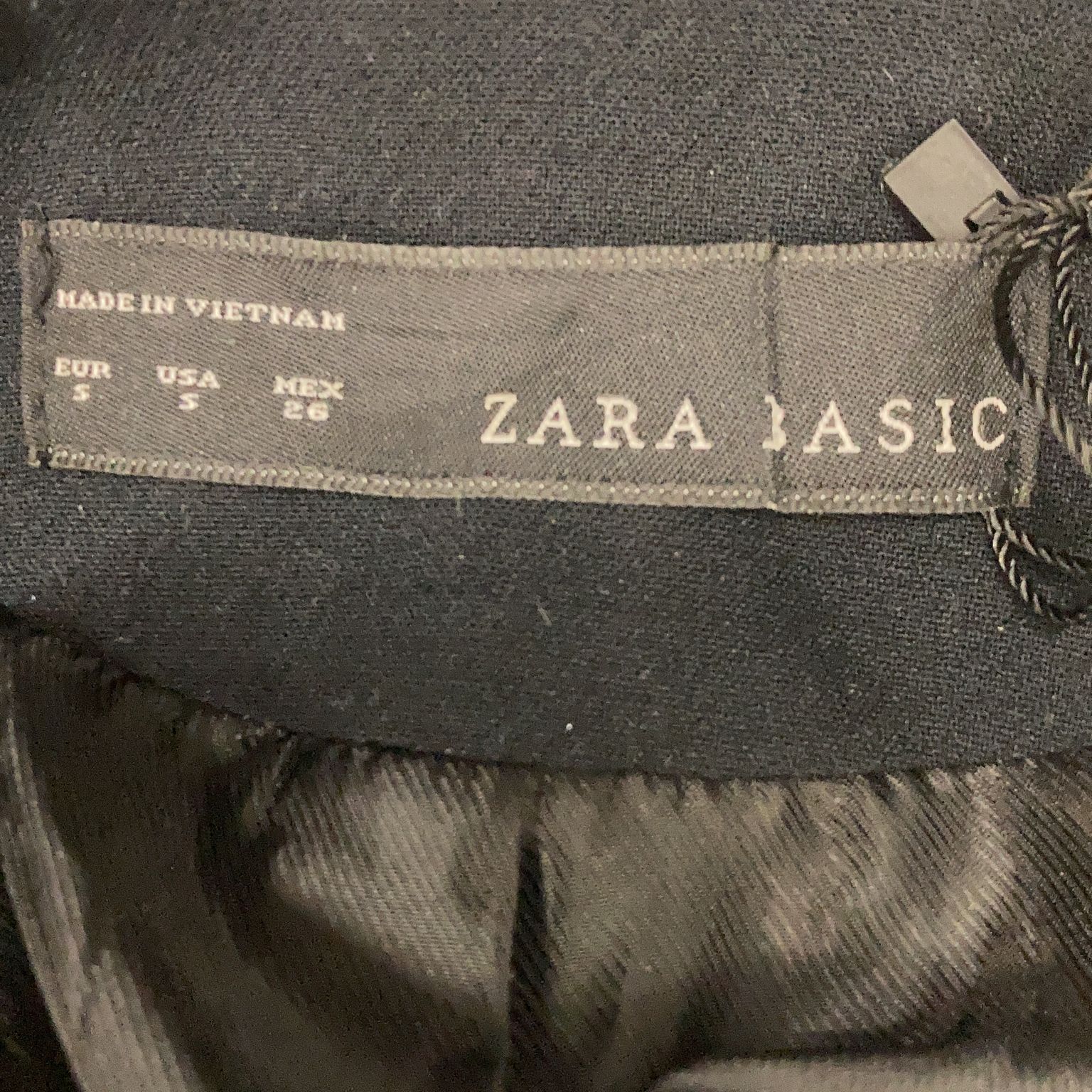 Zara Basic