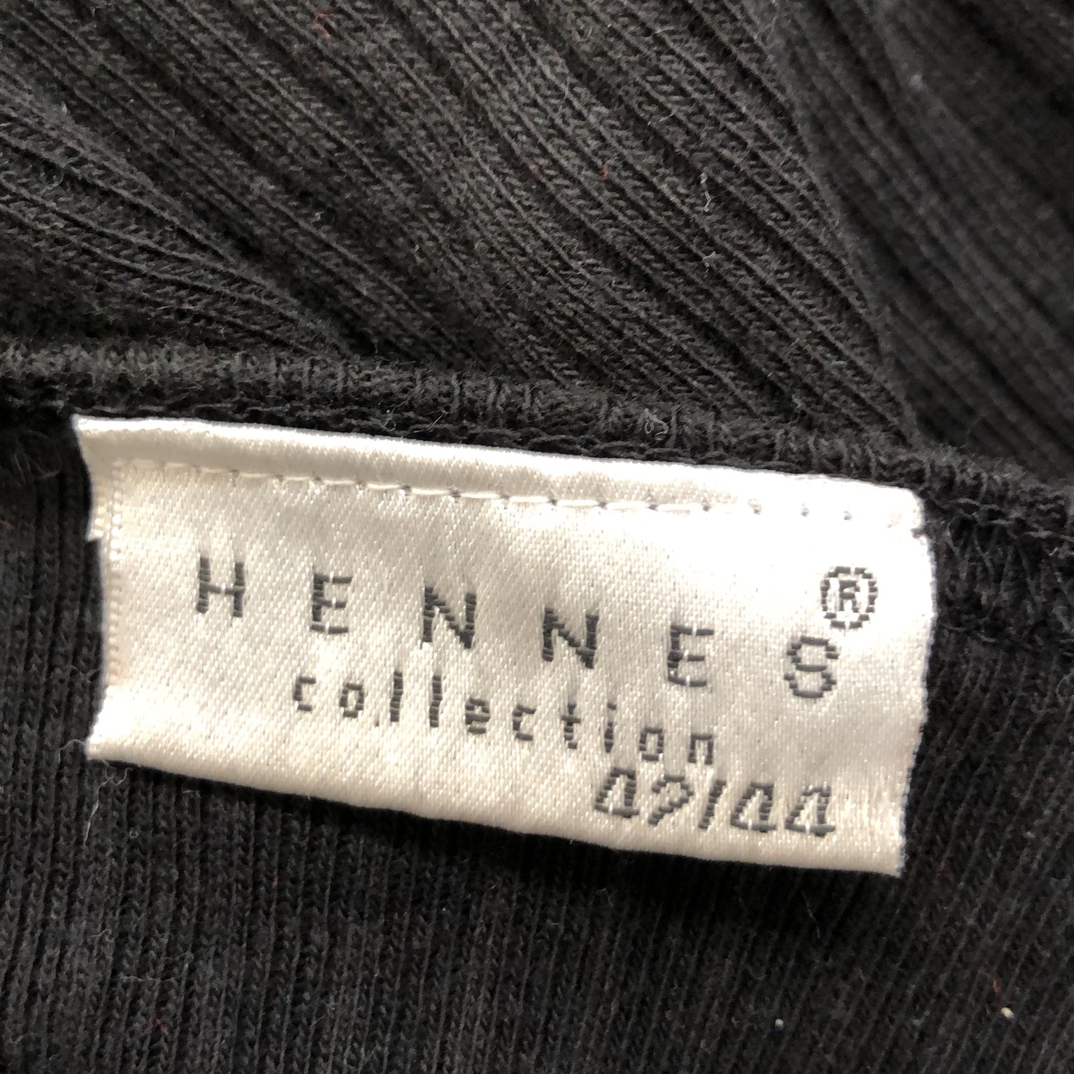 Hennes Collection