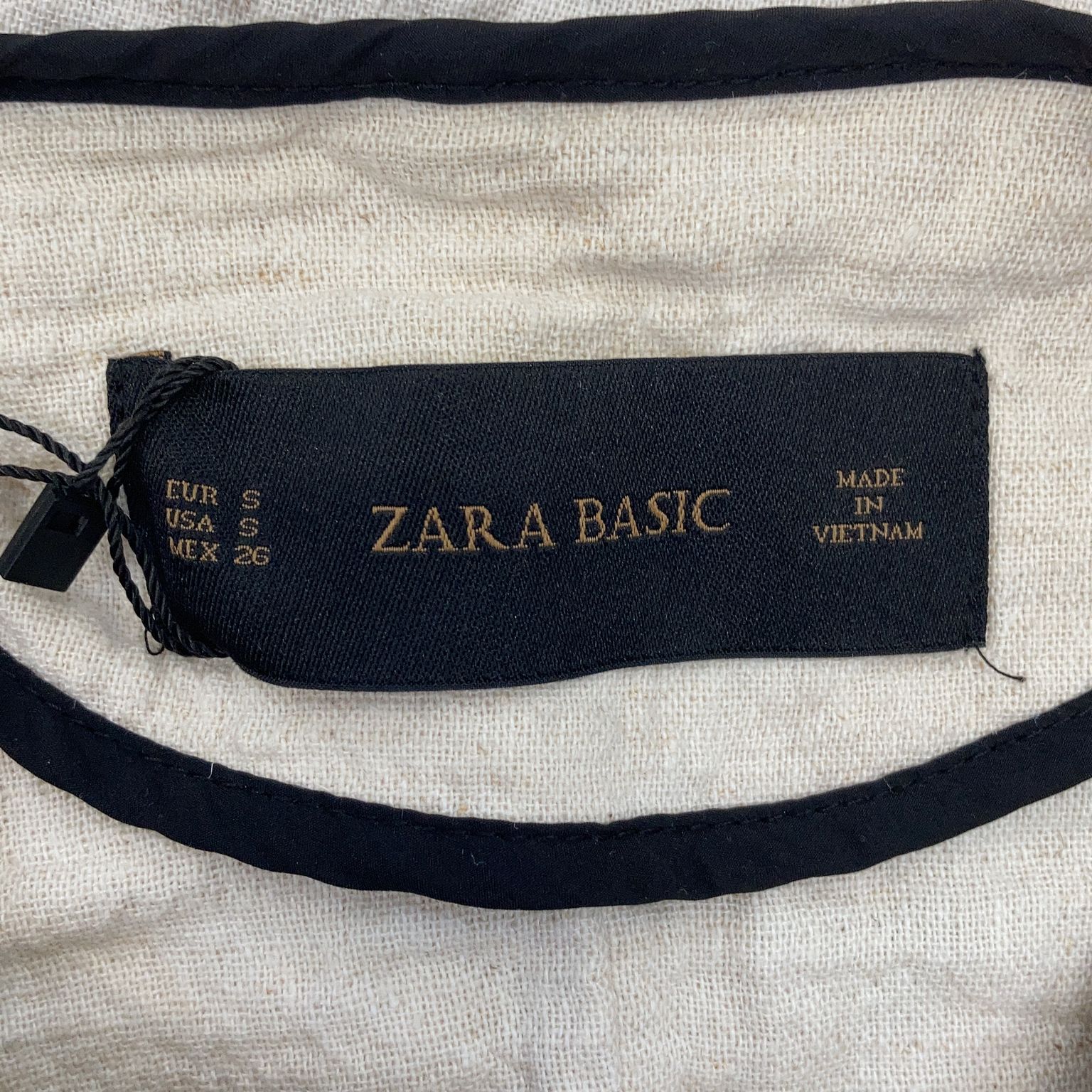 Zara Basic