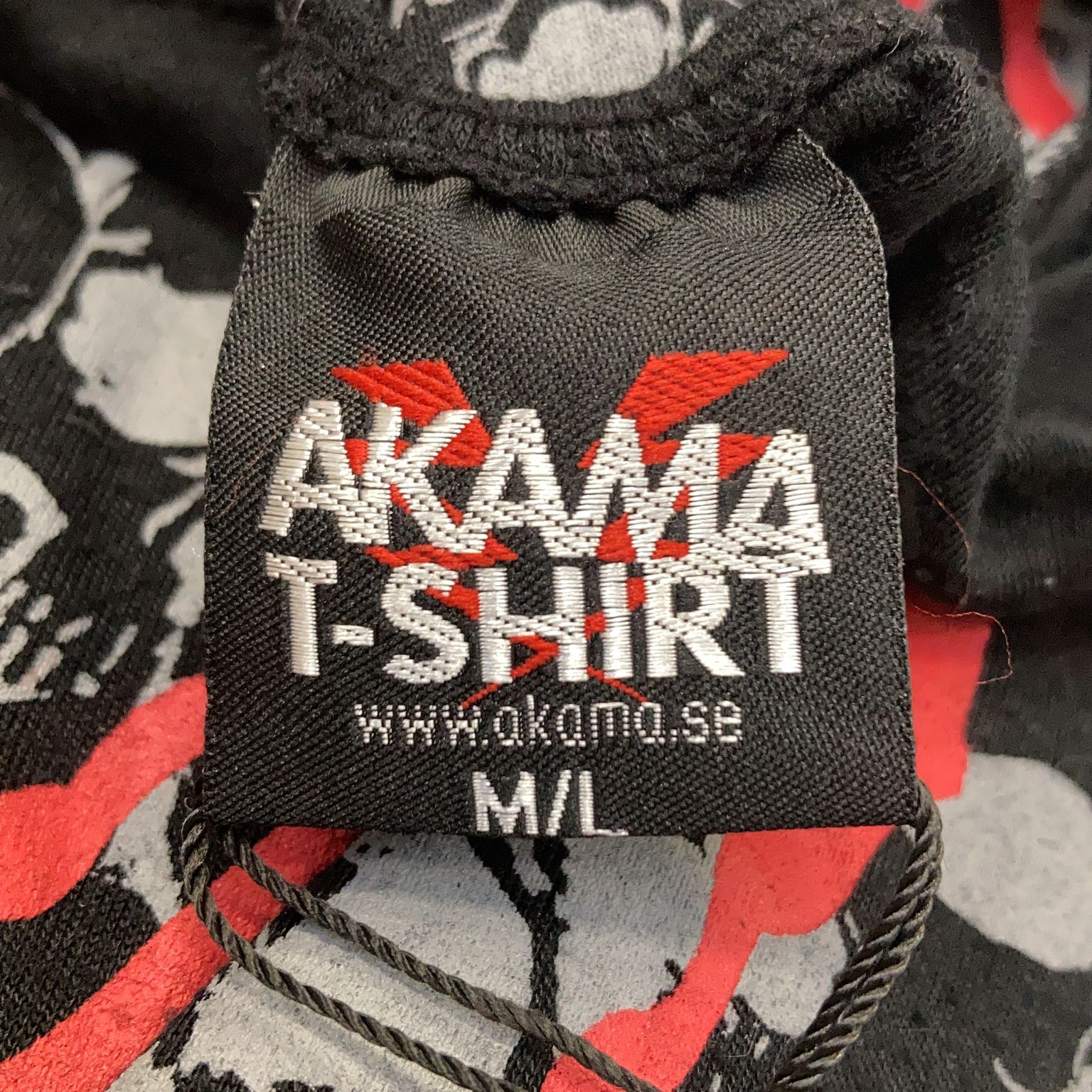 Akama T-shirt