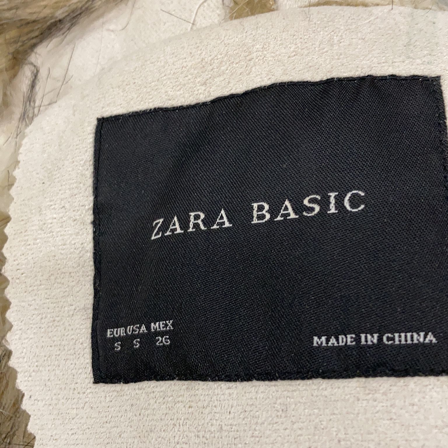 Zara Basic