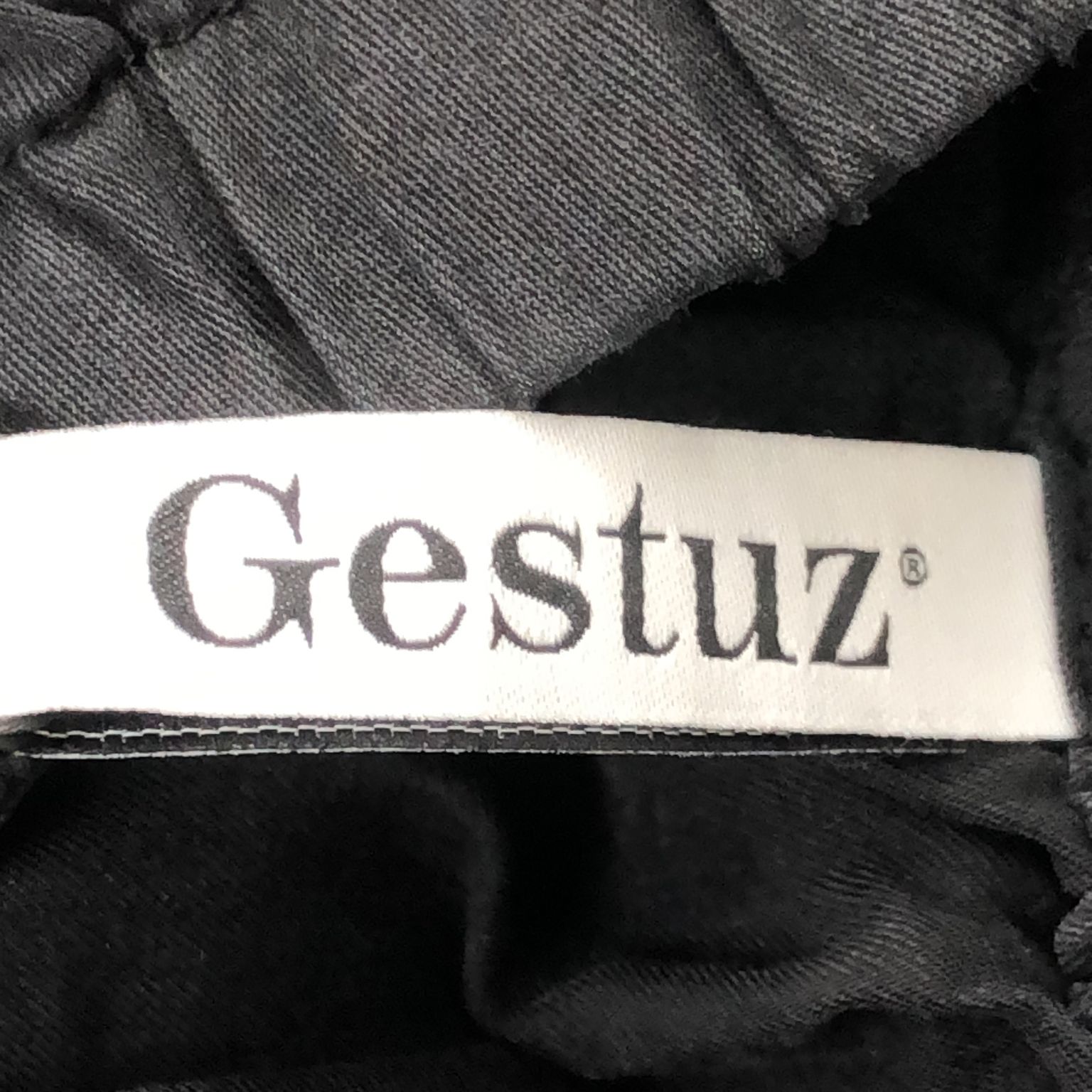 Gestuz