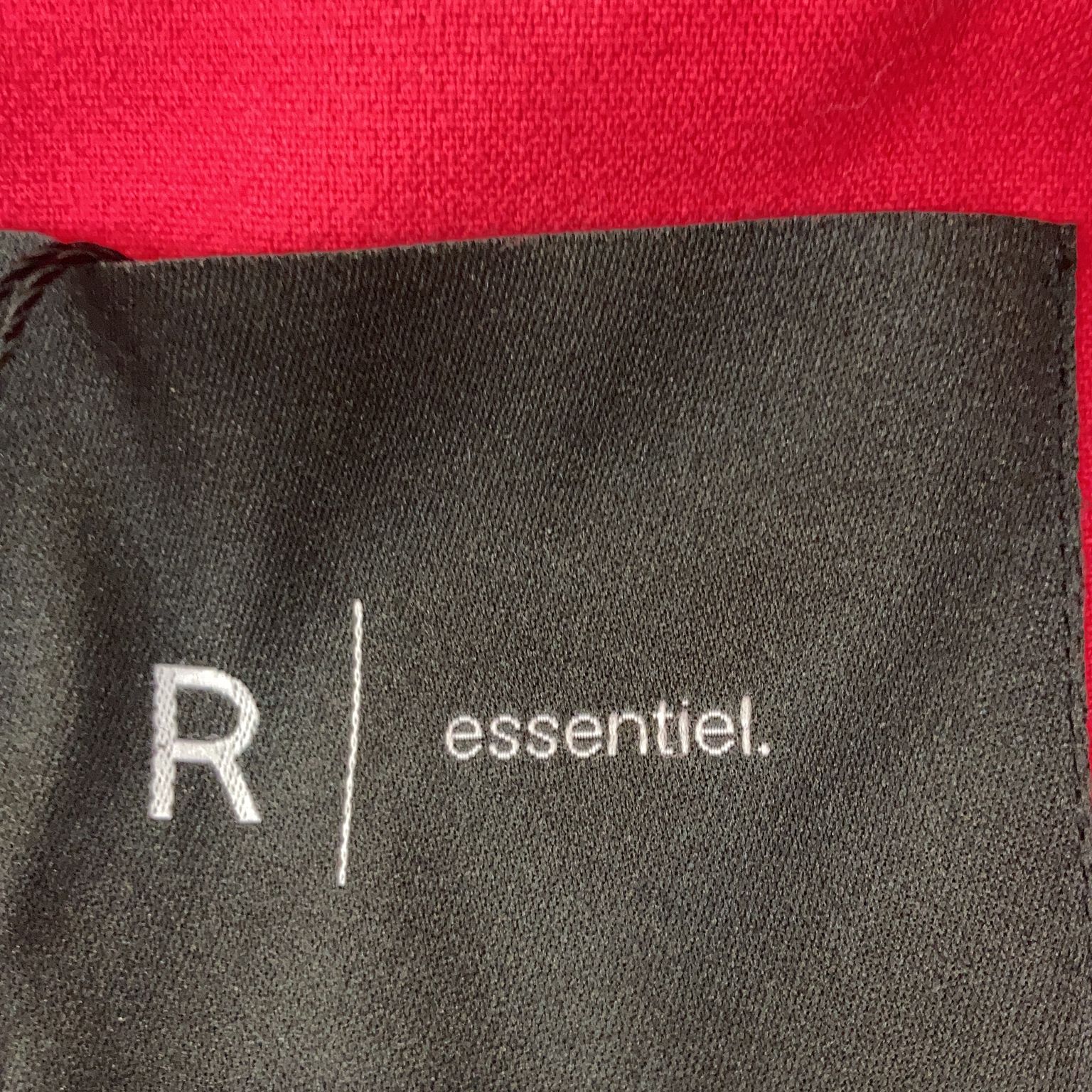 R Essentiel