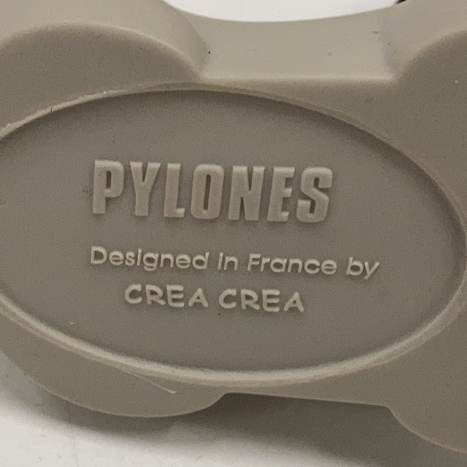 Pylones