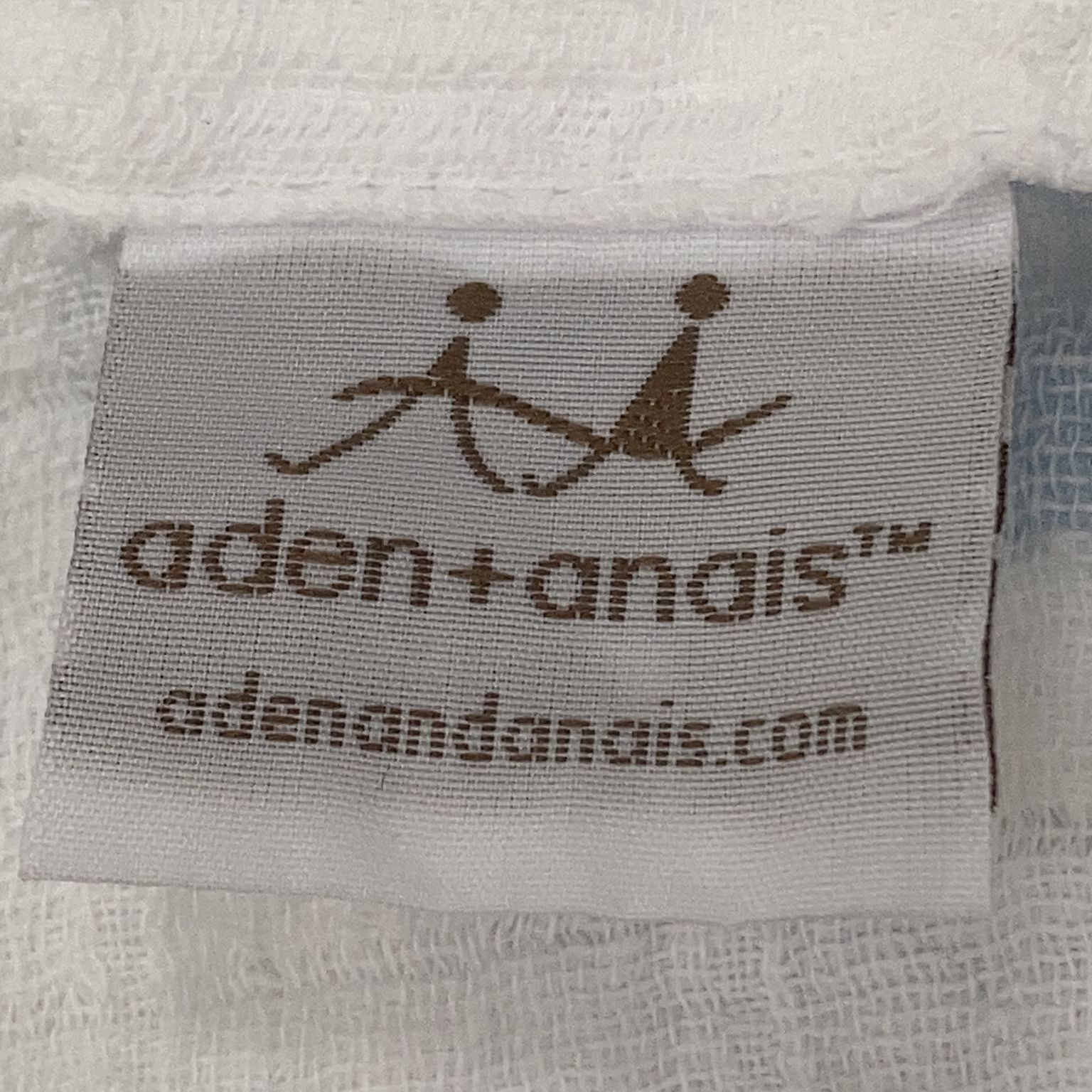 Aden  Anais