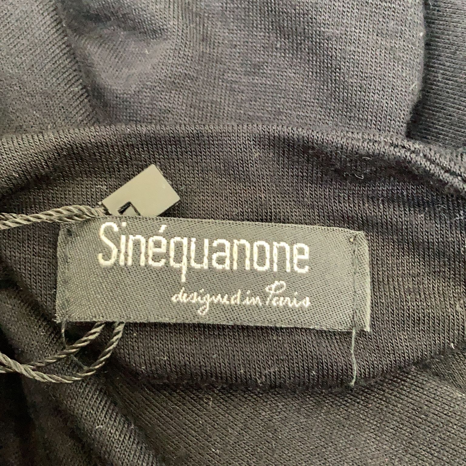 Sinéquanone