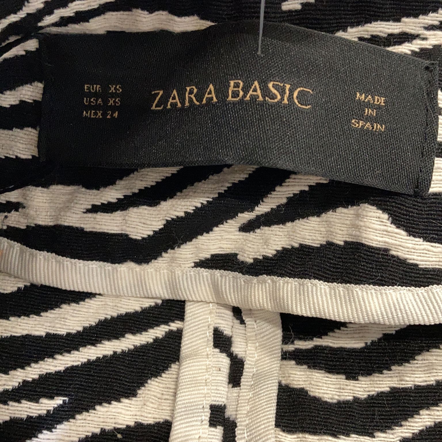 Zara Basic