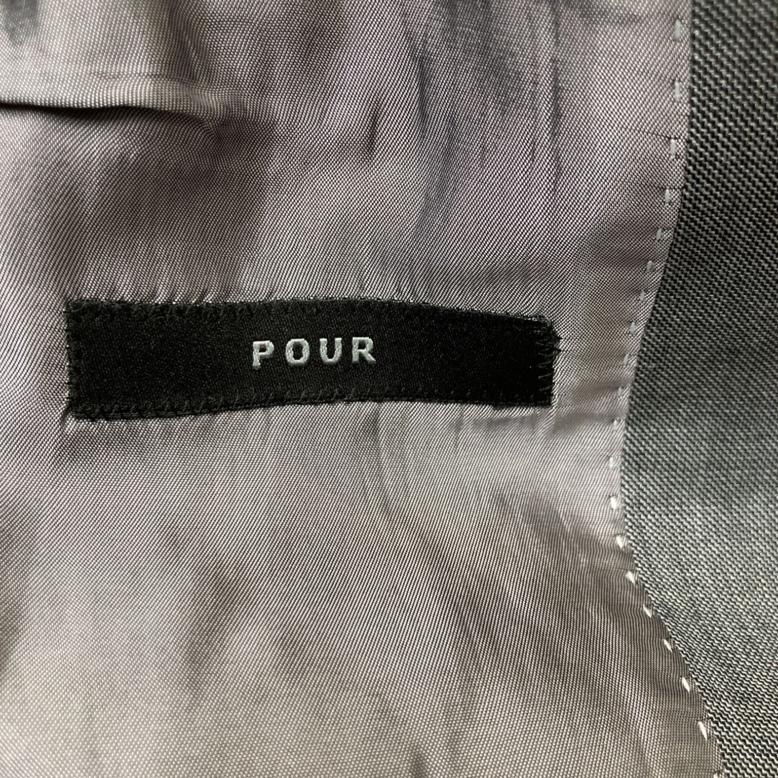 Pour