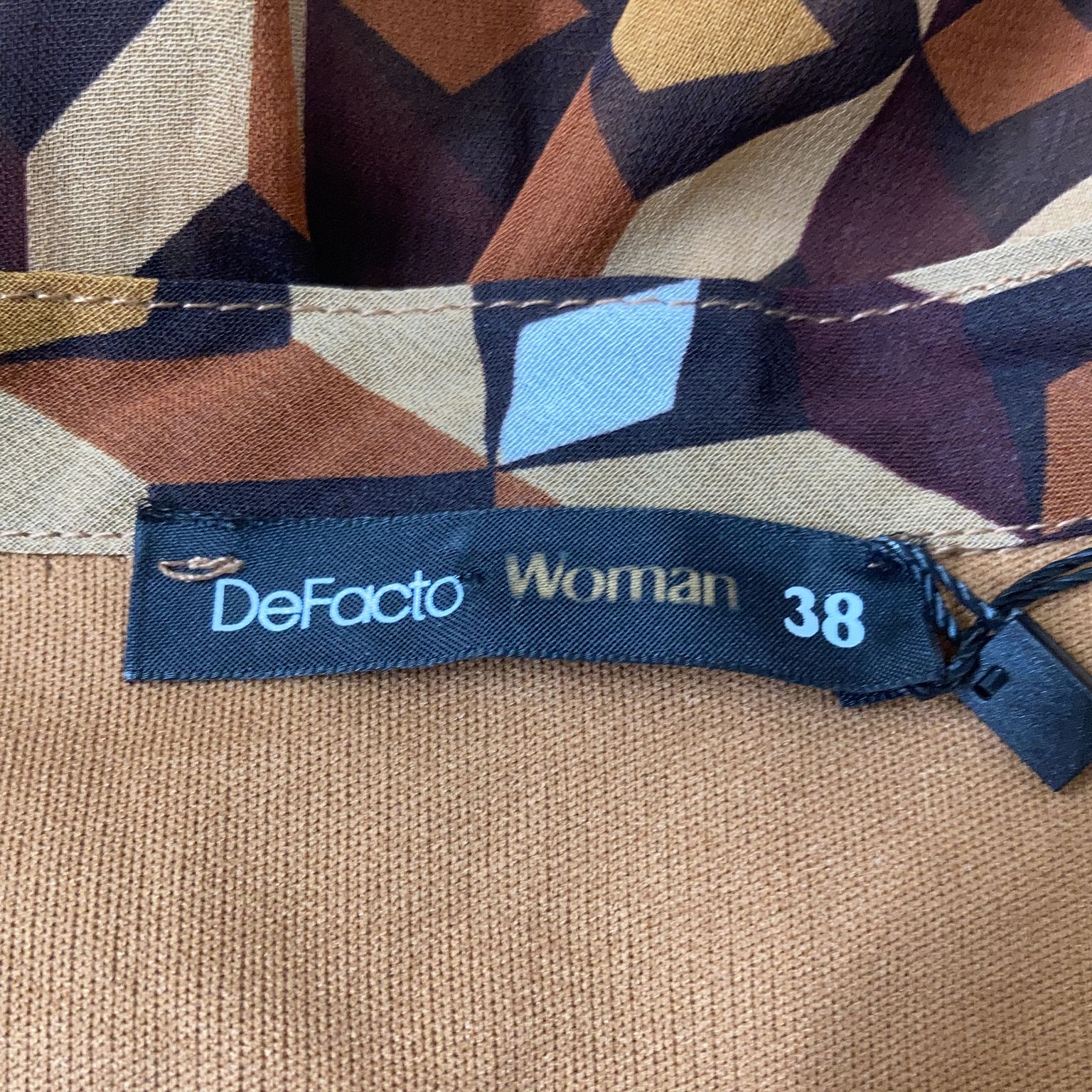 DeFacto Woman