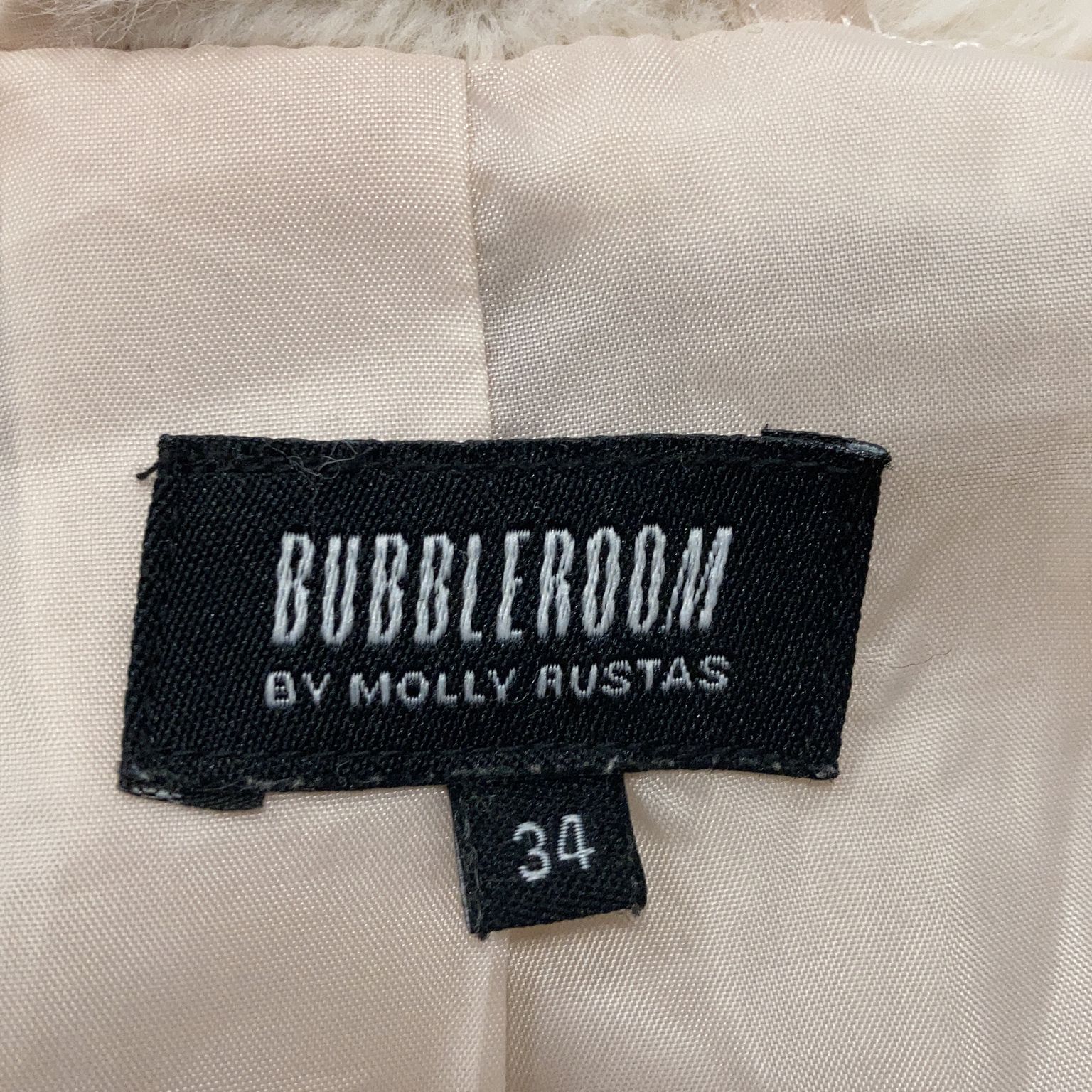 Bubbleroom by Molly Rustas