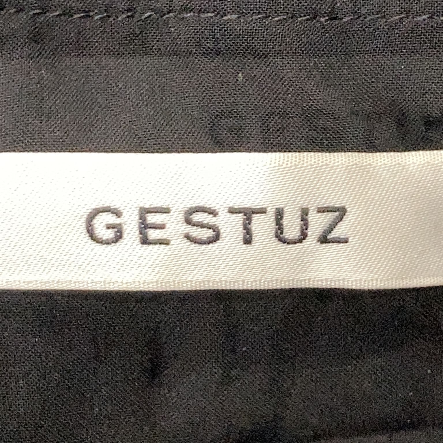 Gestuz