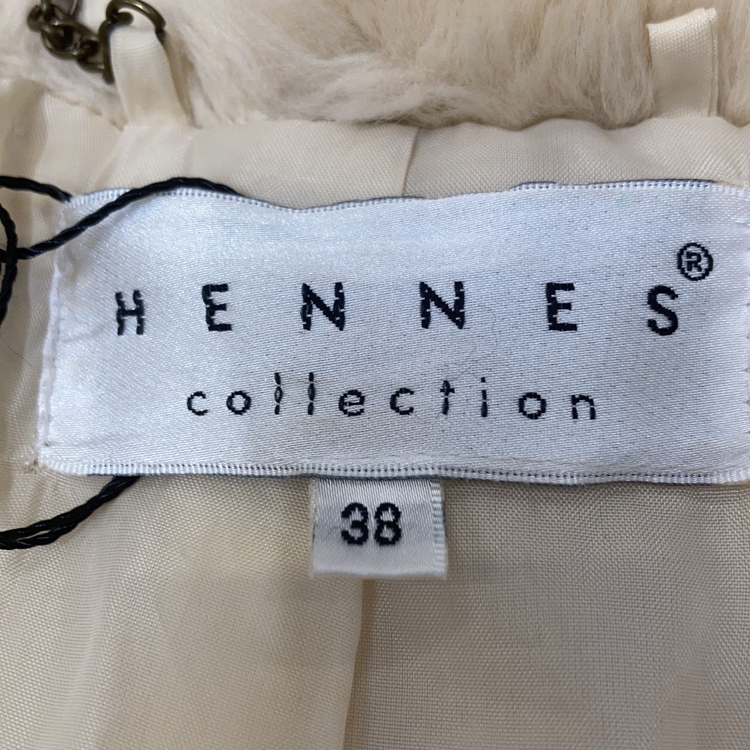 Hennes Collection