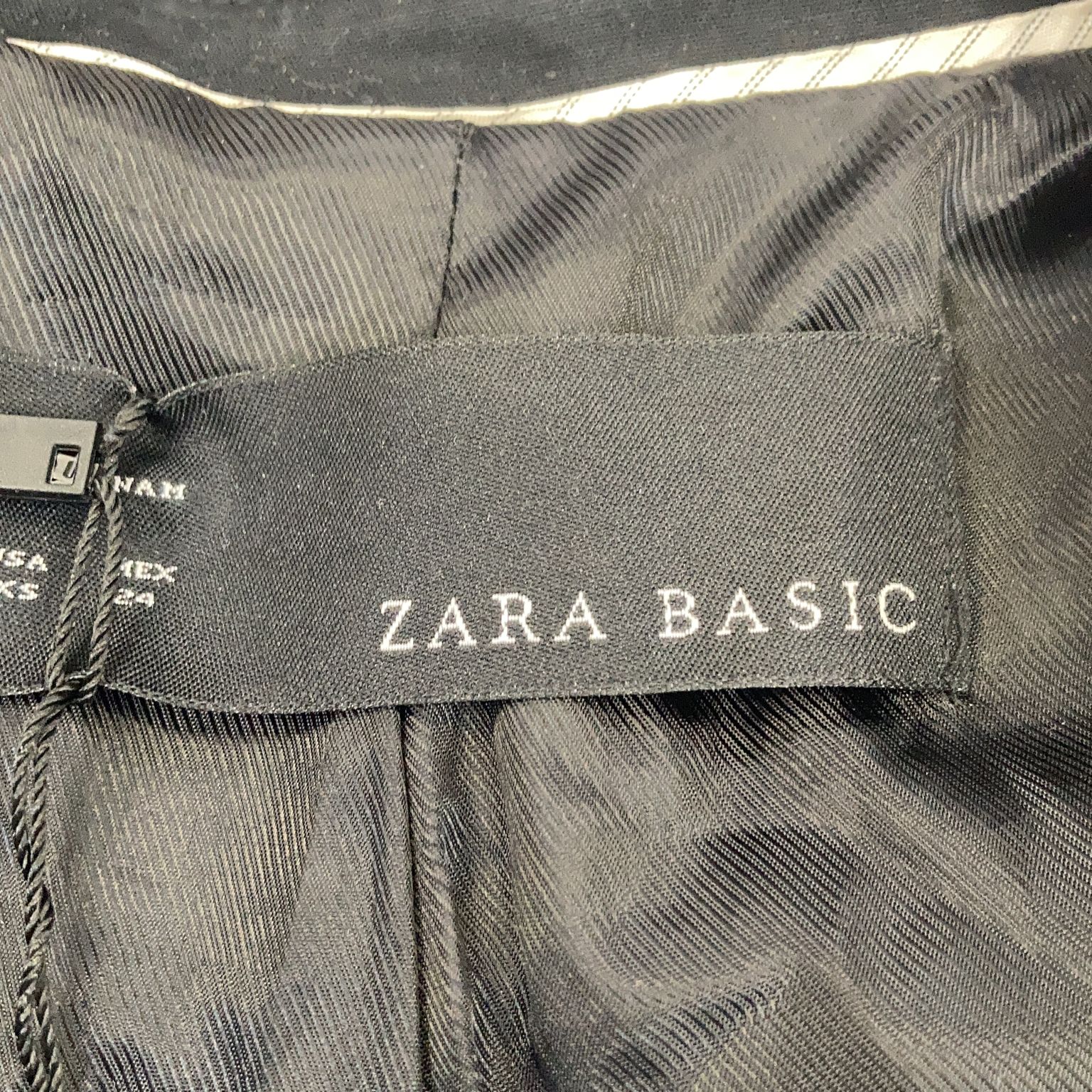 Zara Basic