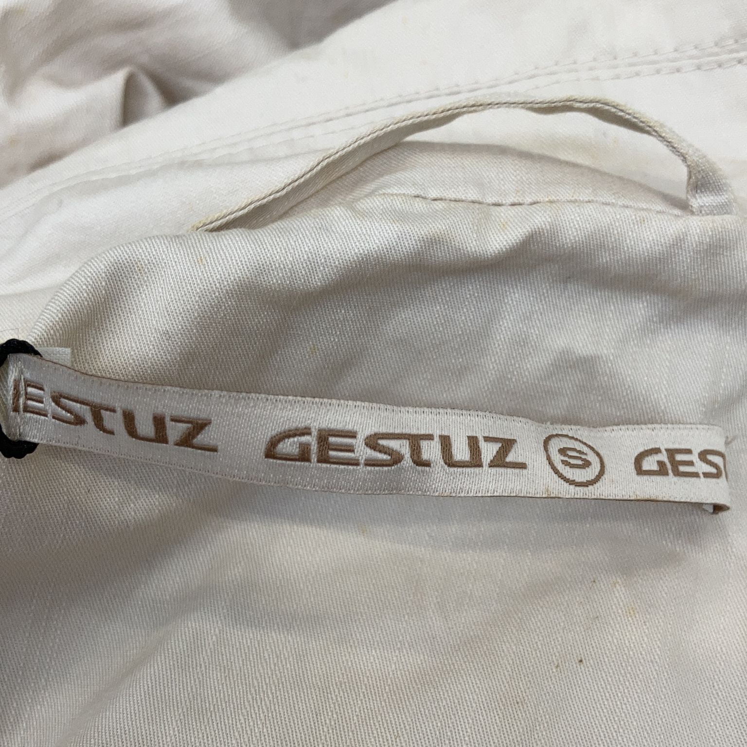 Gestuz