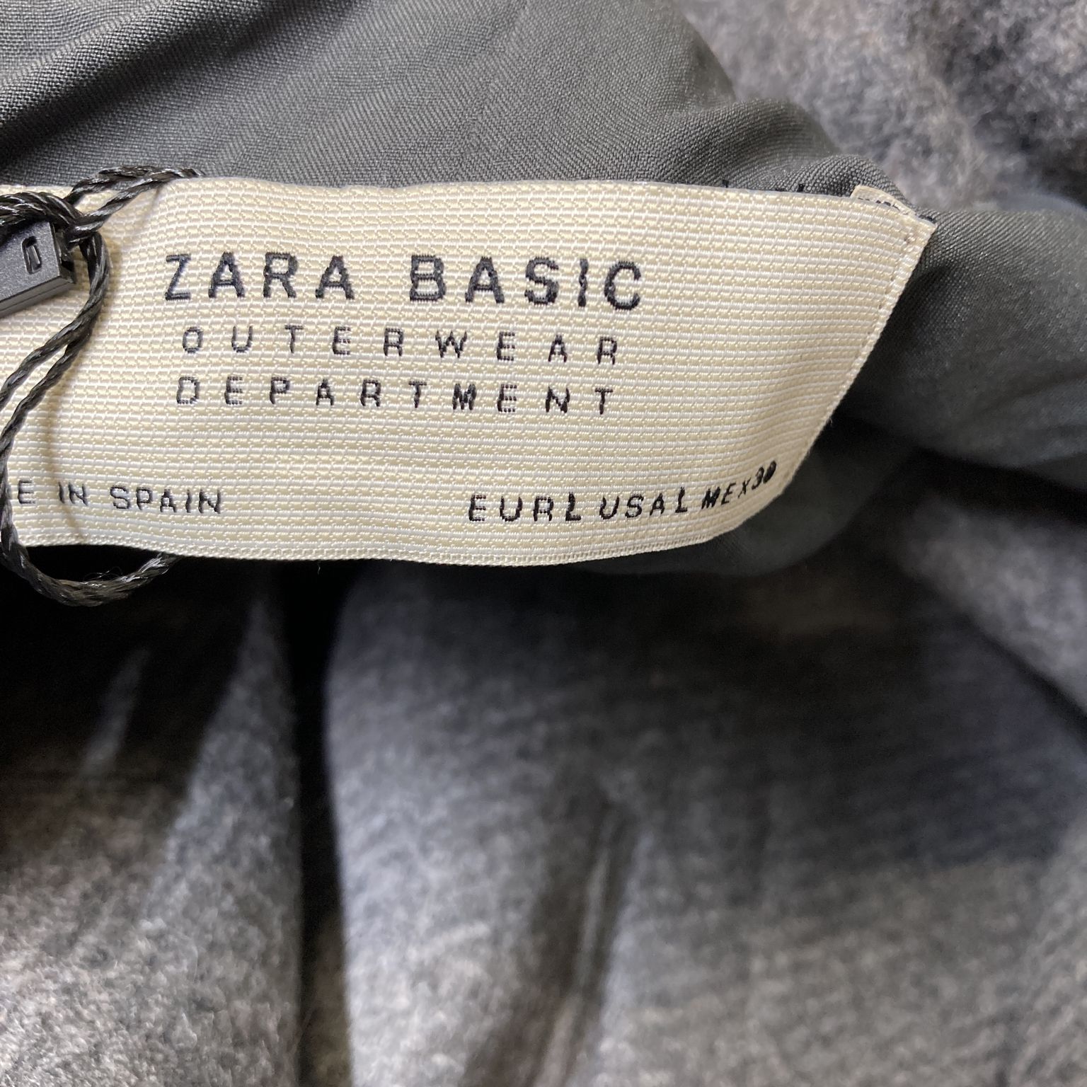 Zara Basic