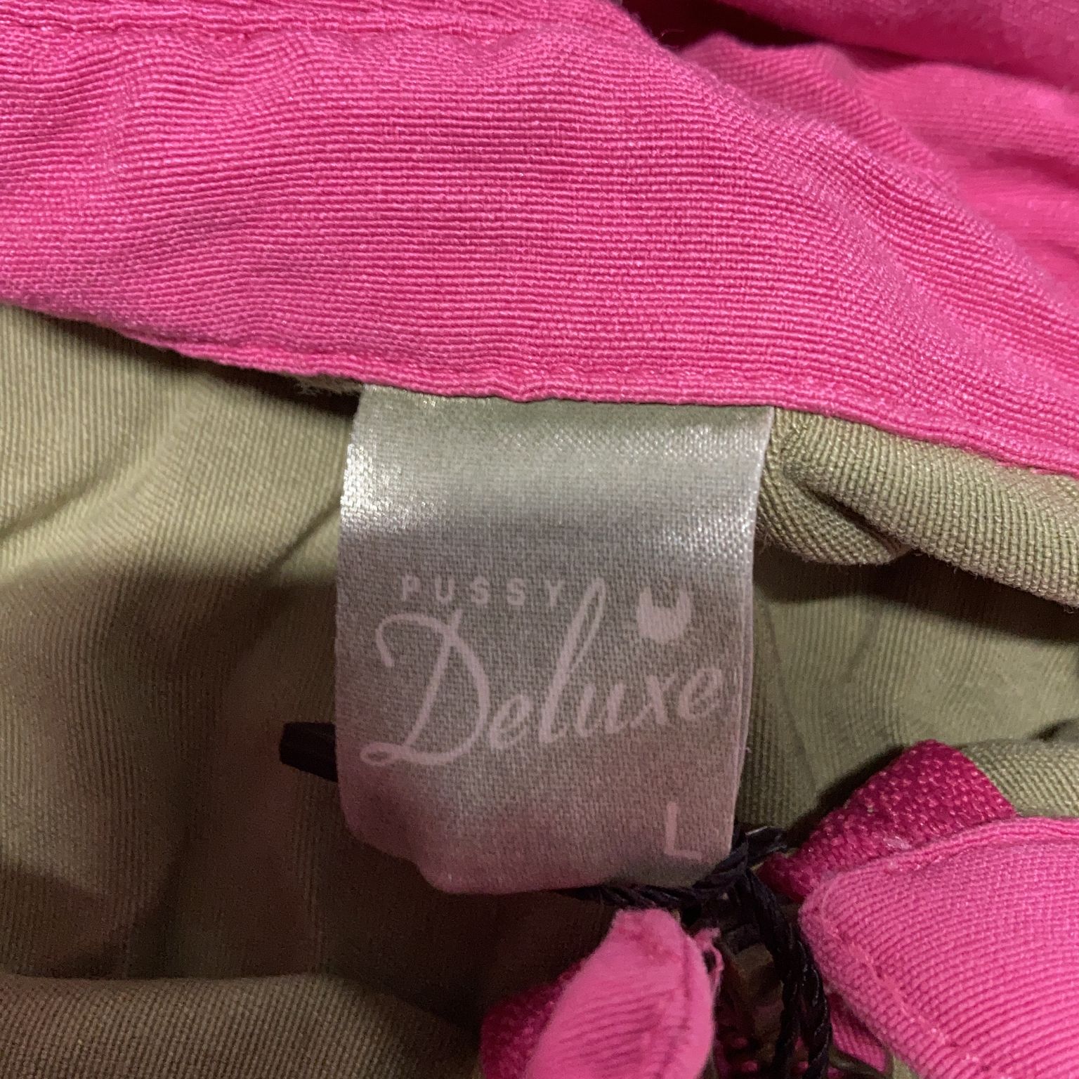 Pussy Deluxe