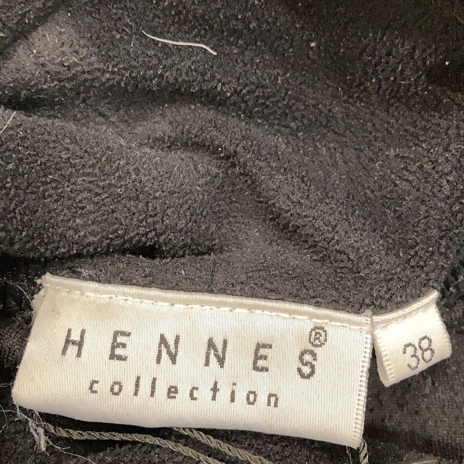 Hennes Collection