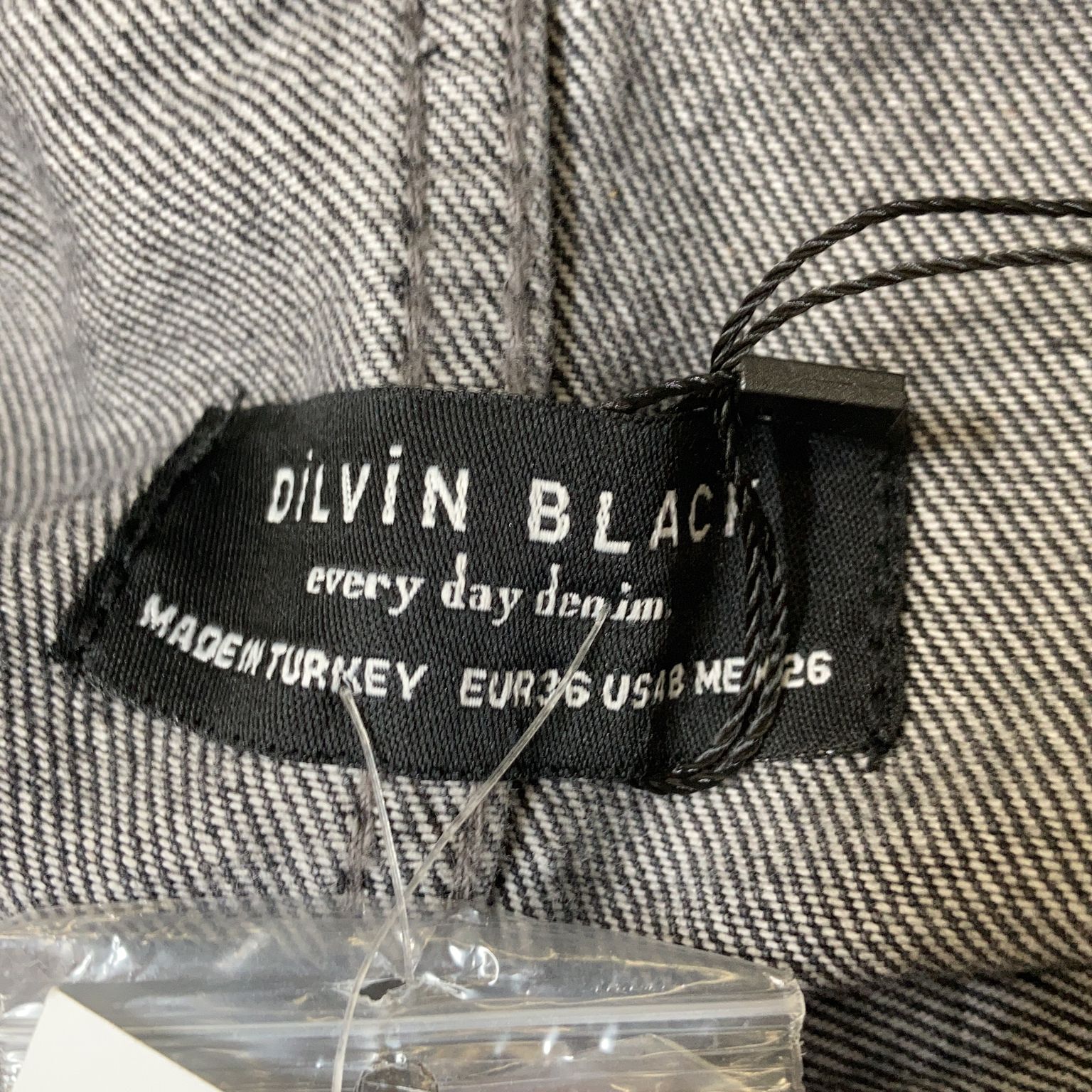 Dilvin Black