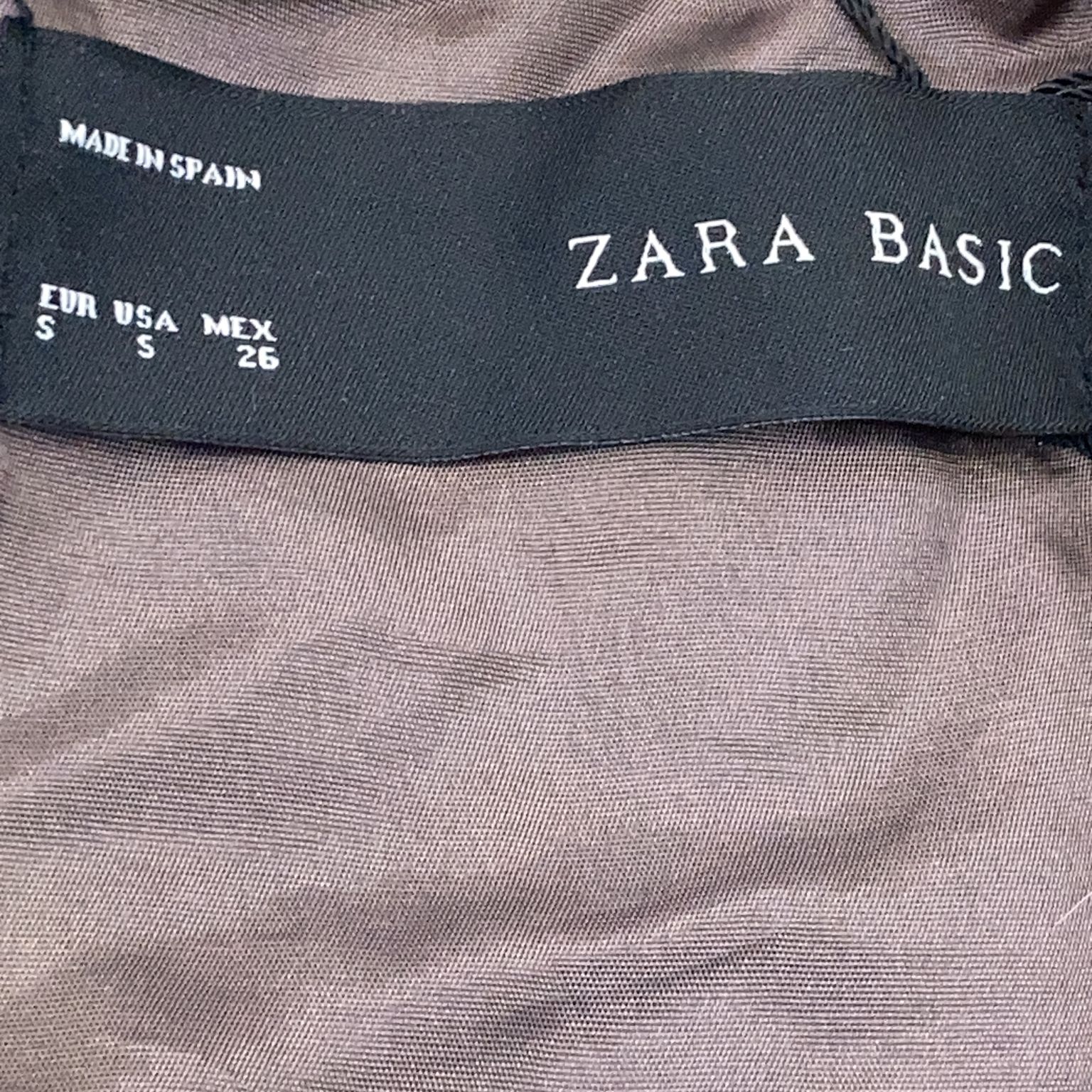 Zara Basic