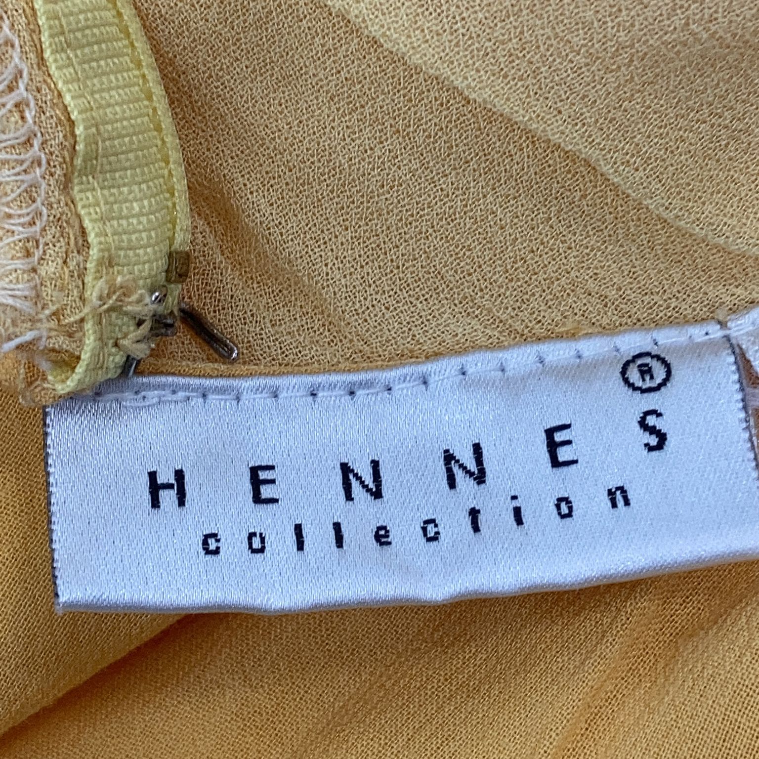 Hennes Collection