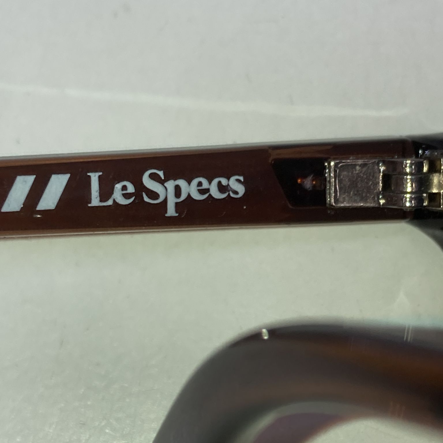 Le Specs