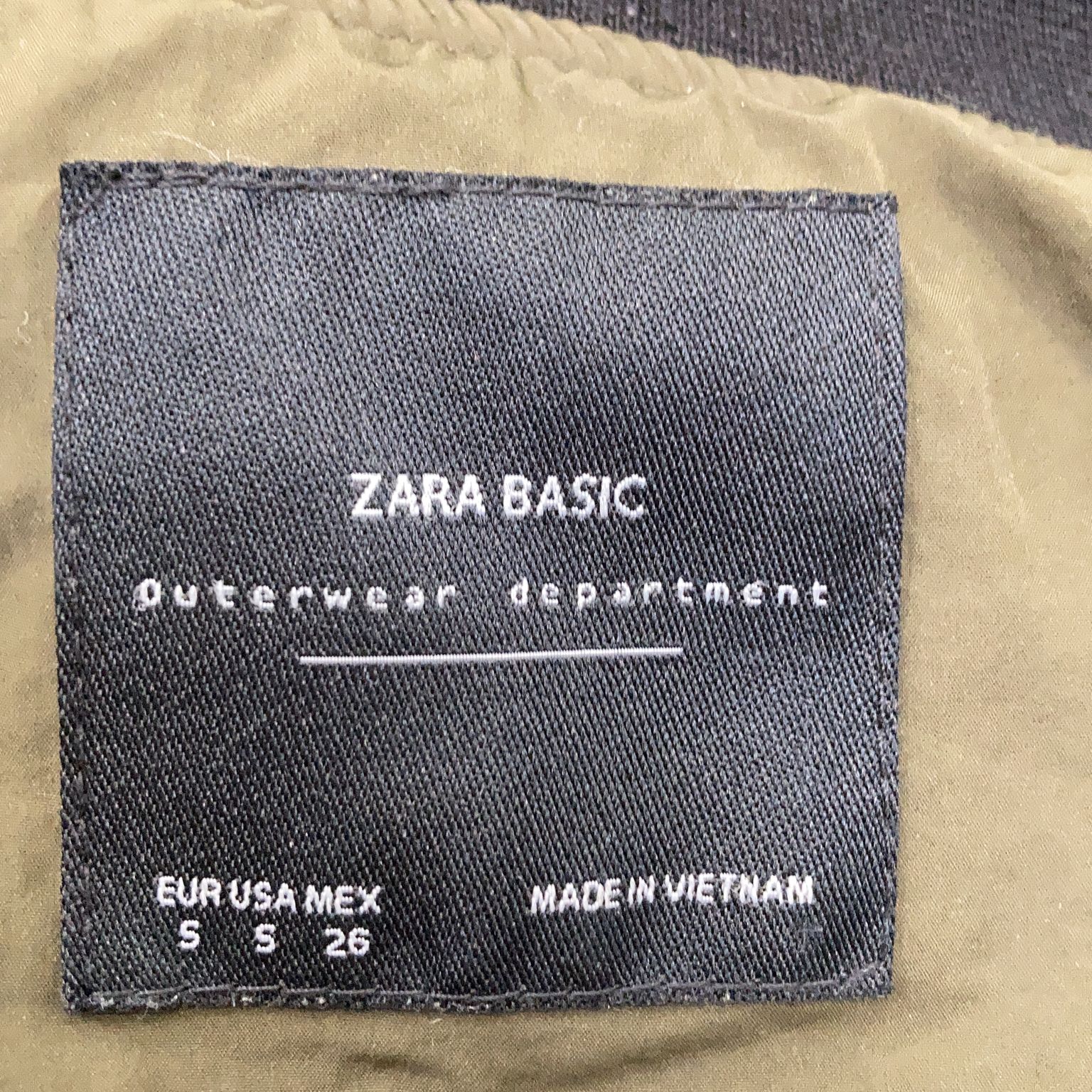 Zara Basic