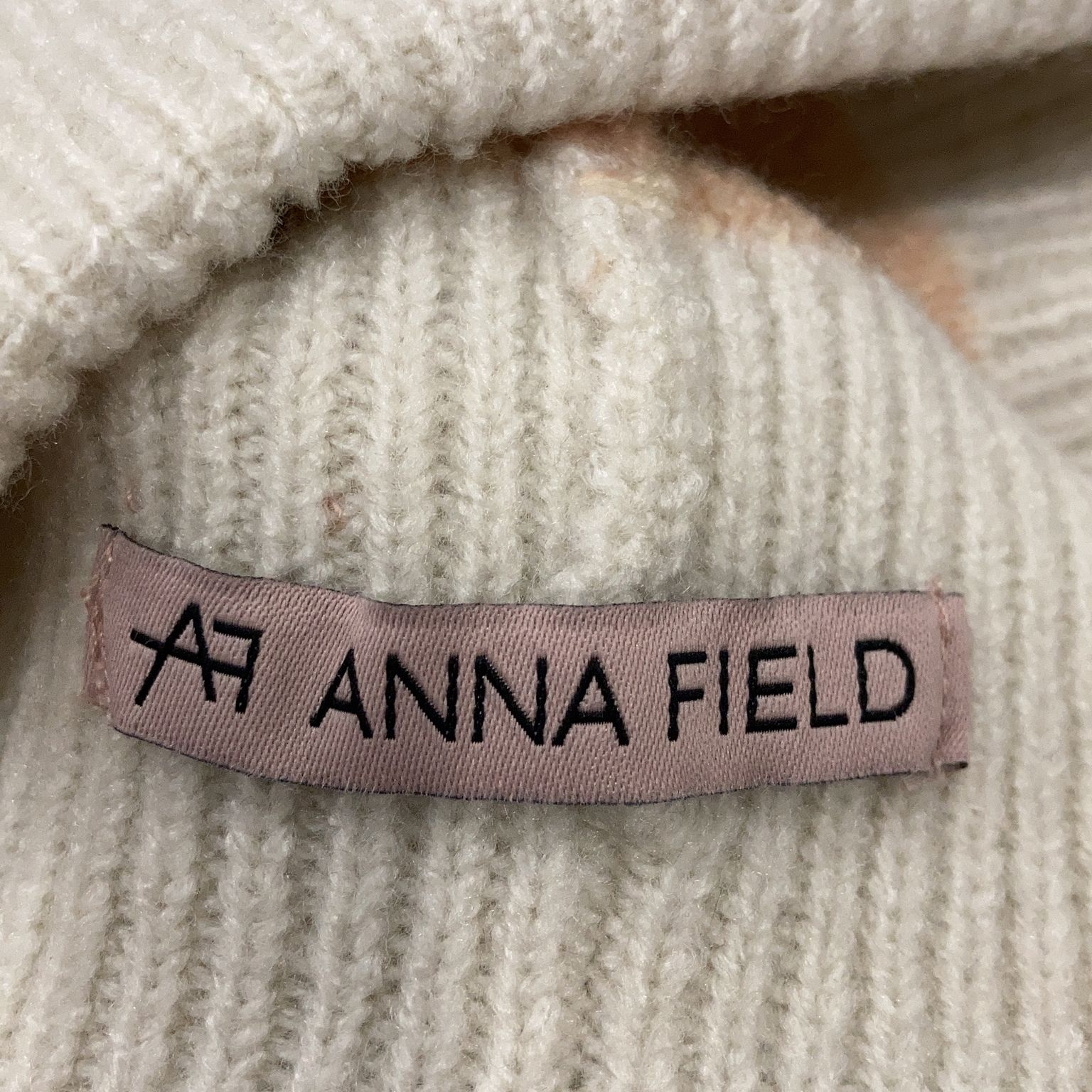 Anna Field