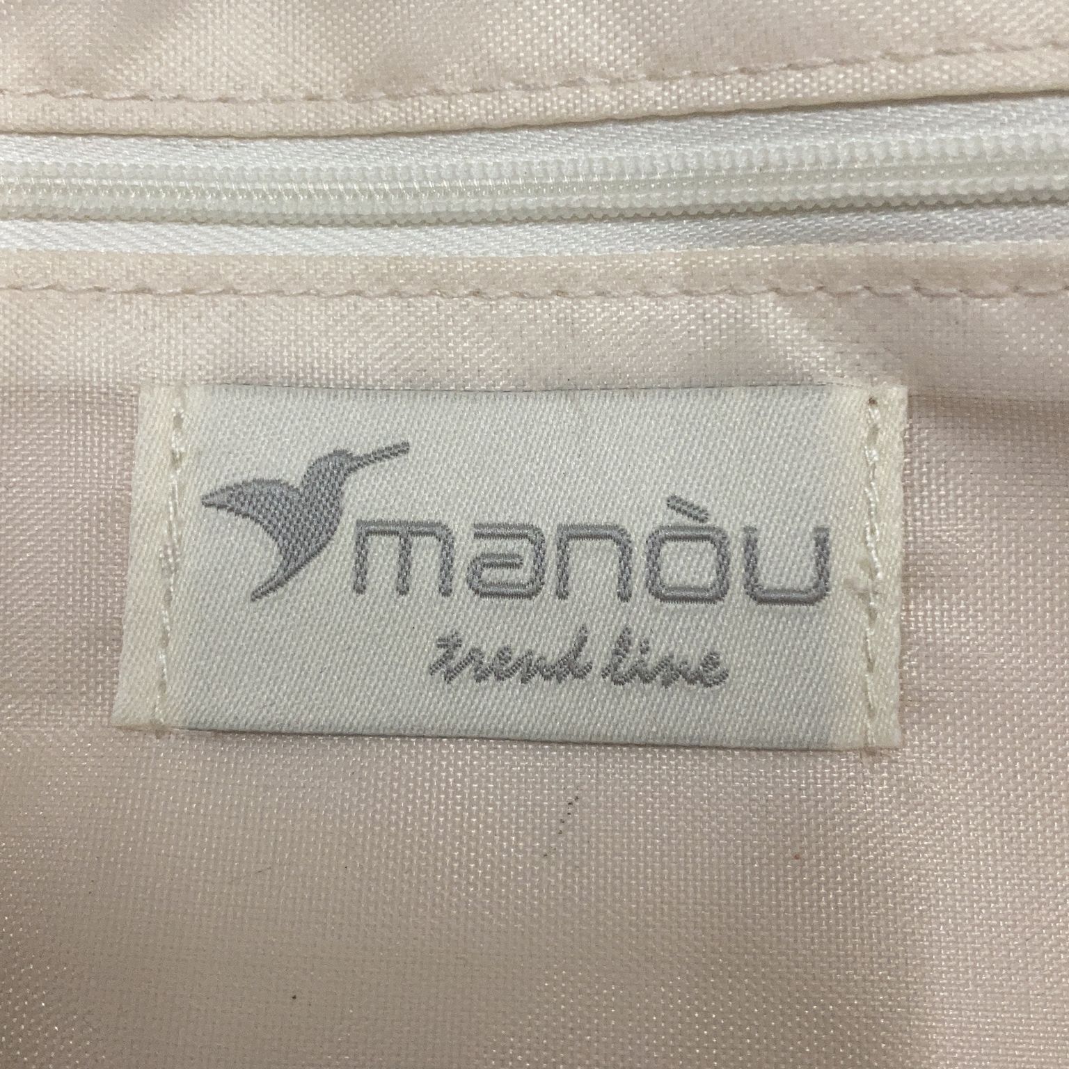 Manóu