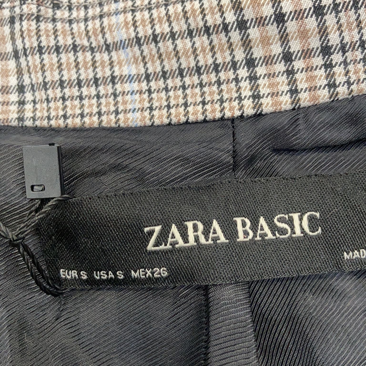 Zara Basic