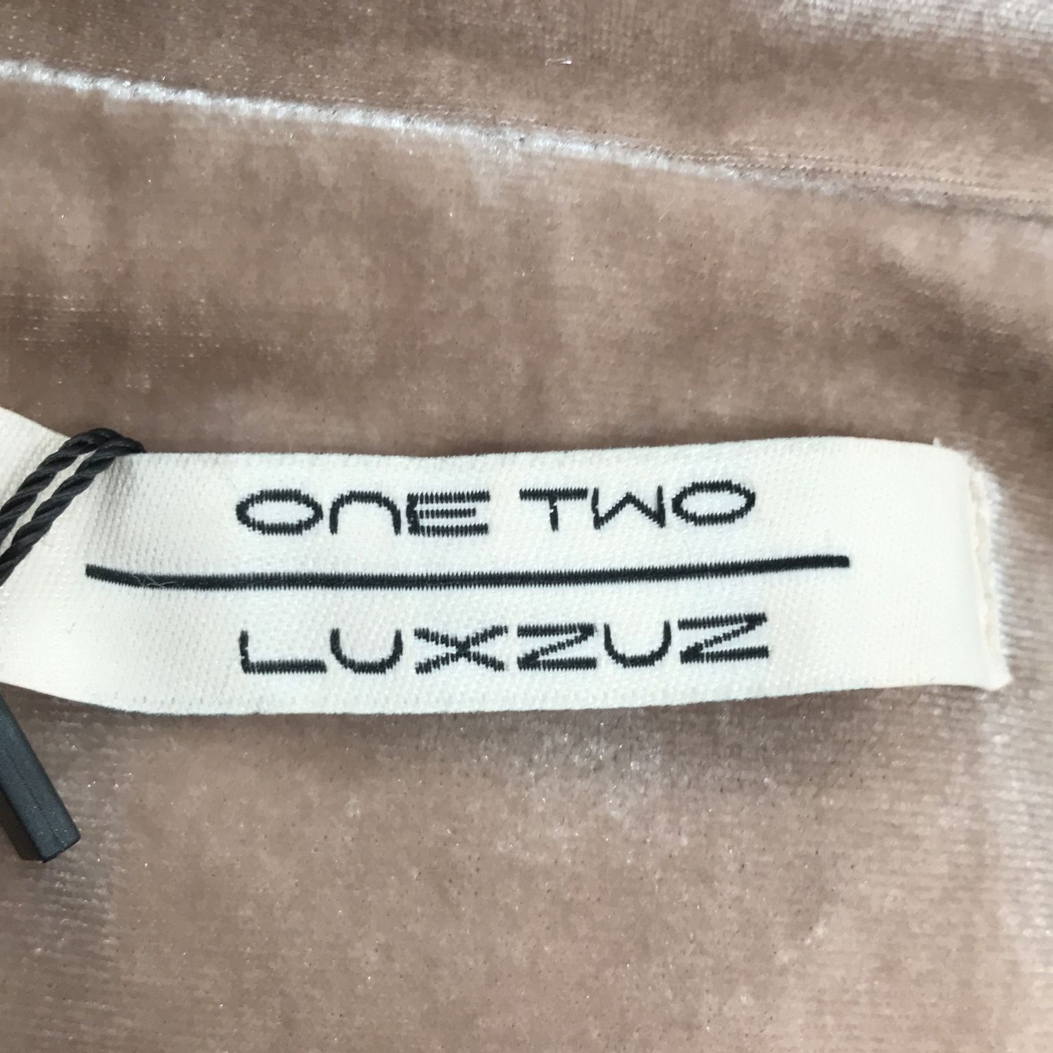 One Two  Luxzuz