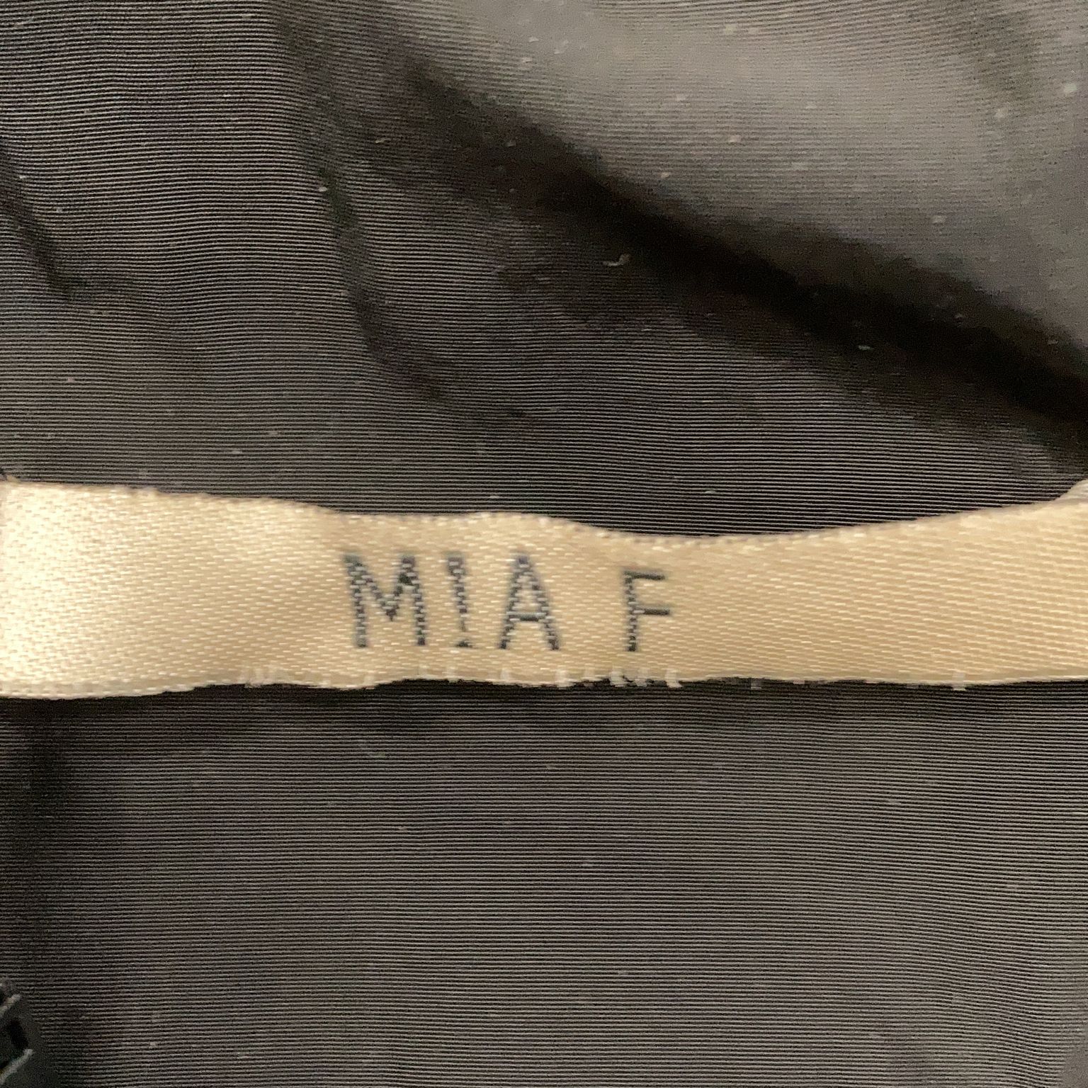 Mia F