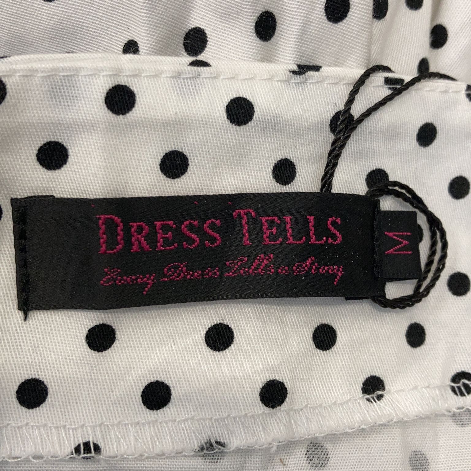 Dress Tells