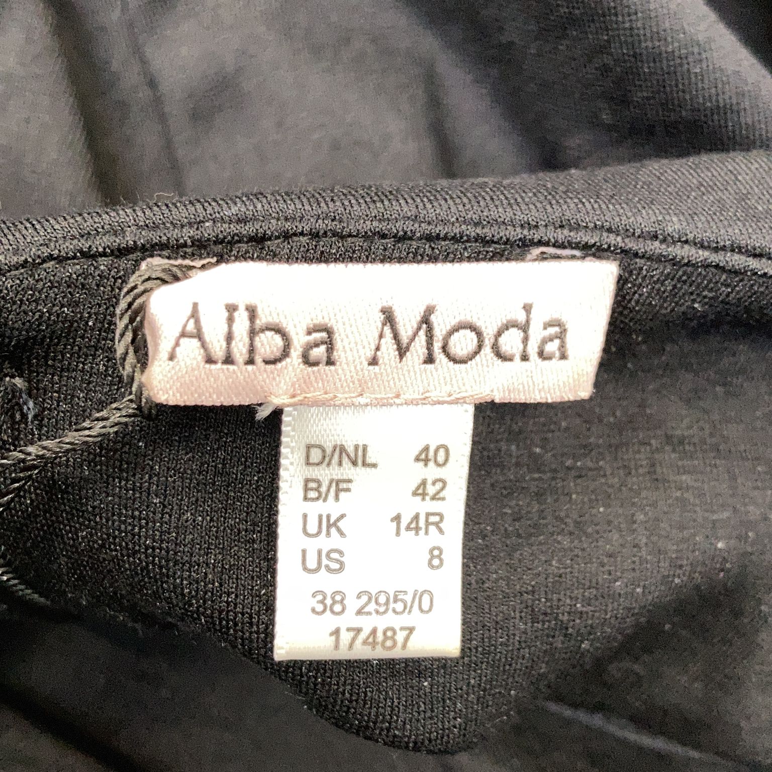 Alba Moda