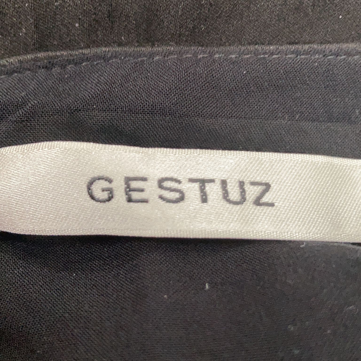 Gestuz