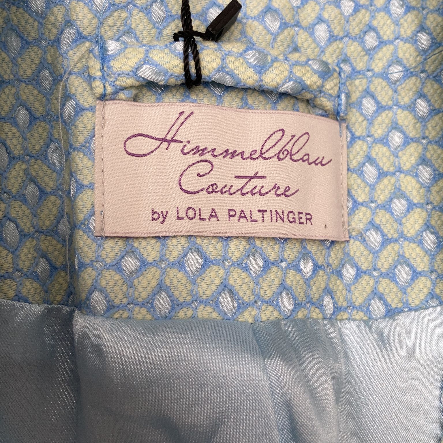 Himmelblau Couture by Lola Paltinger