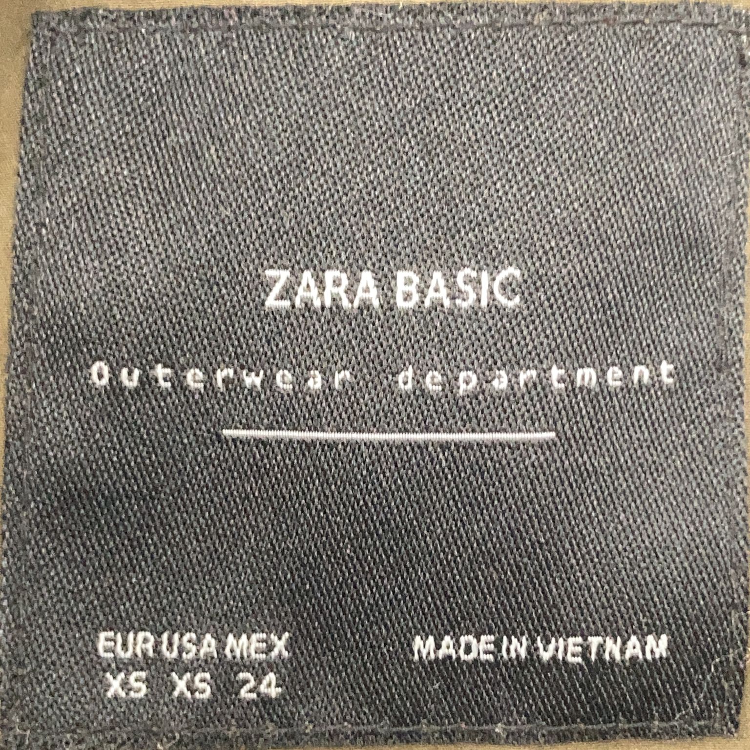 Zara Basic