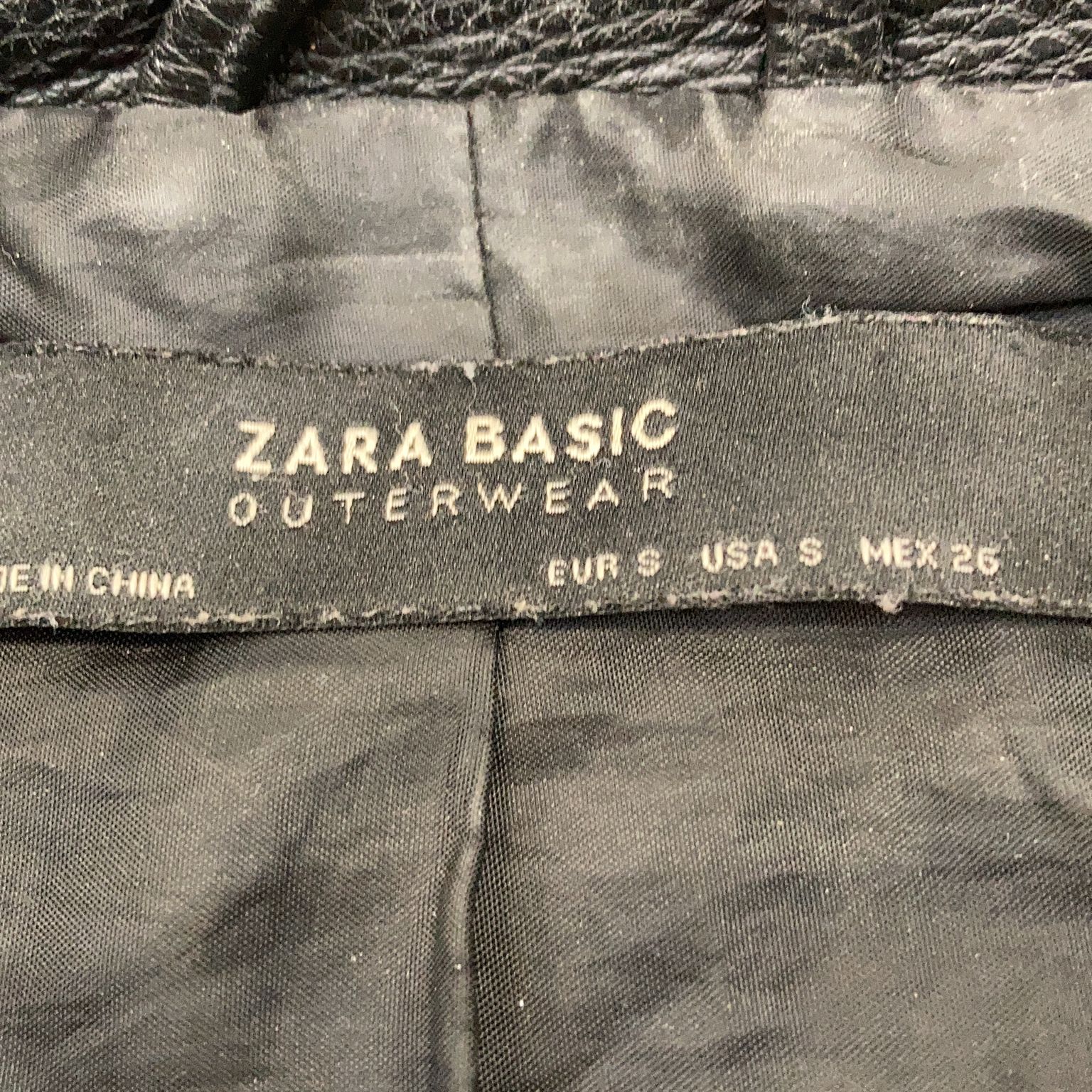 Zara Basic