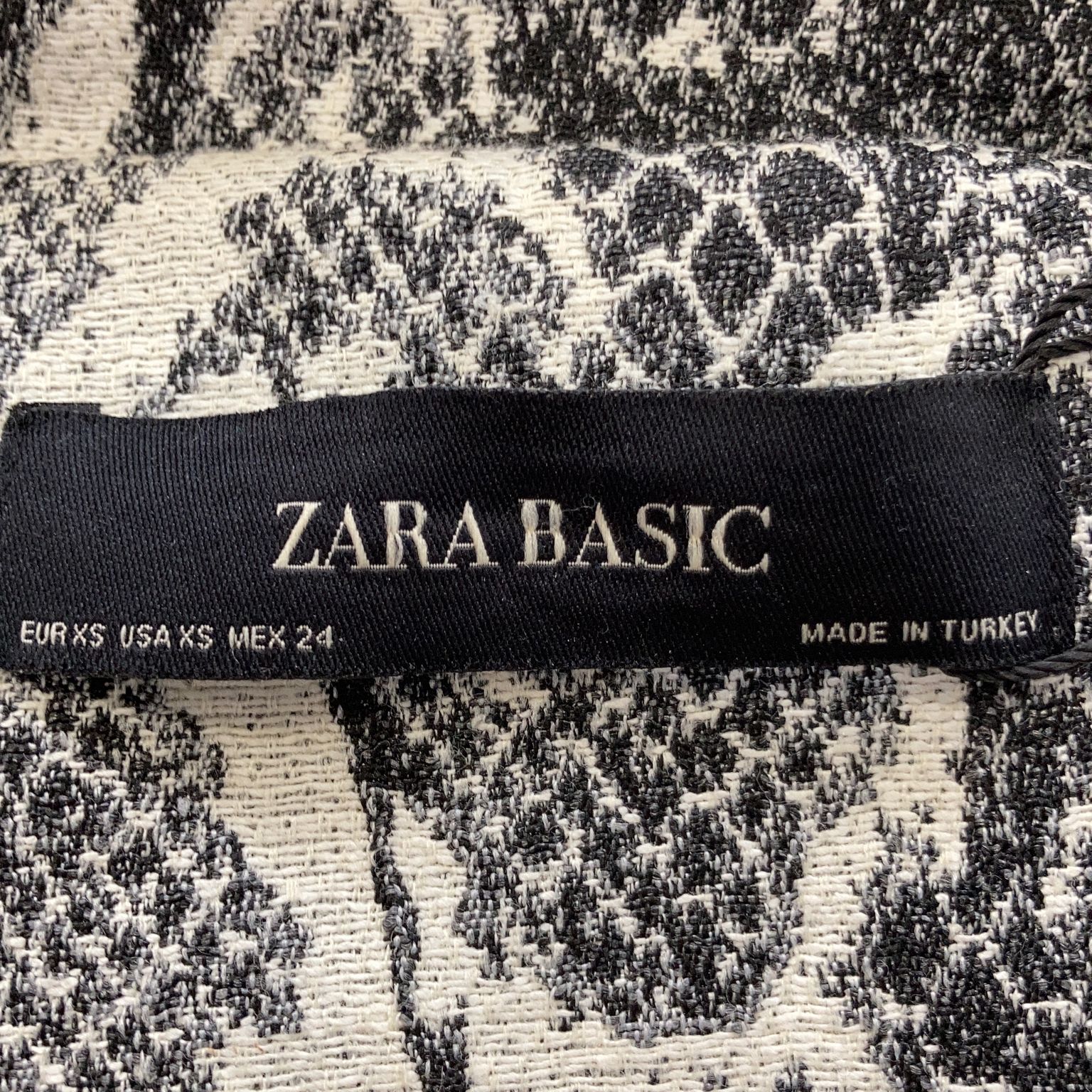 Zara Basic