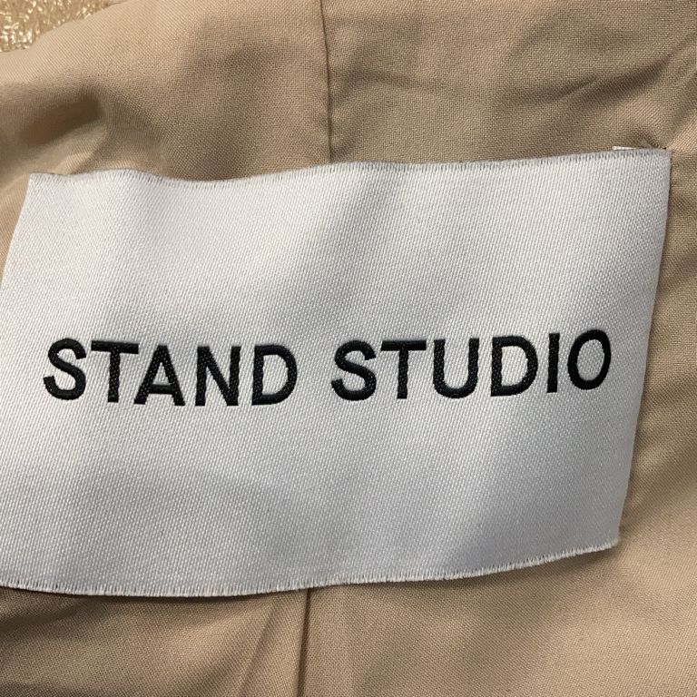 Stand Studio